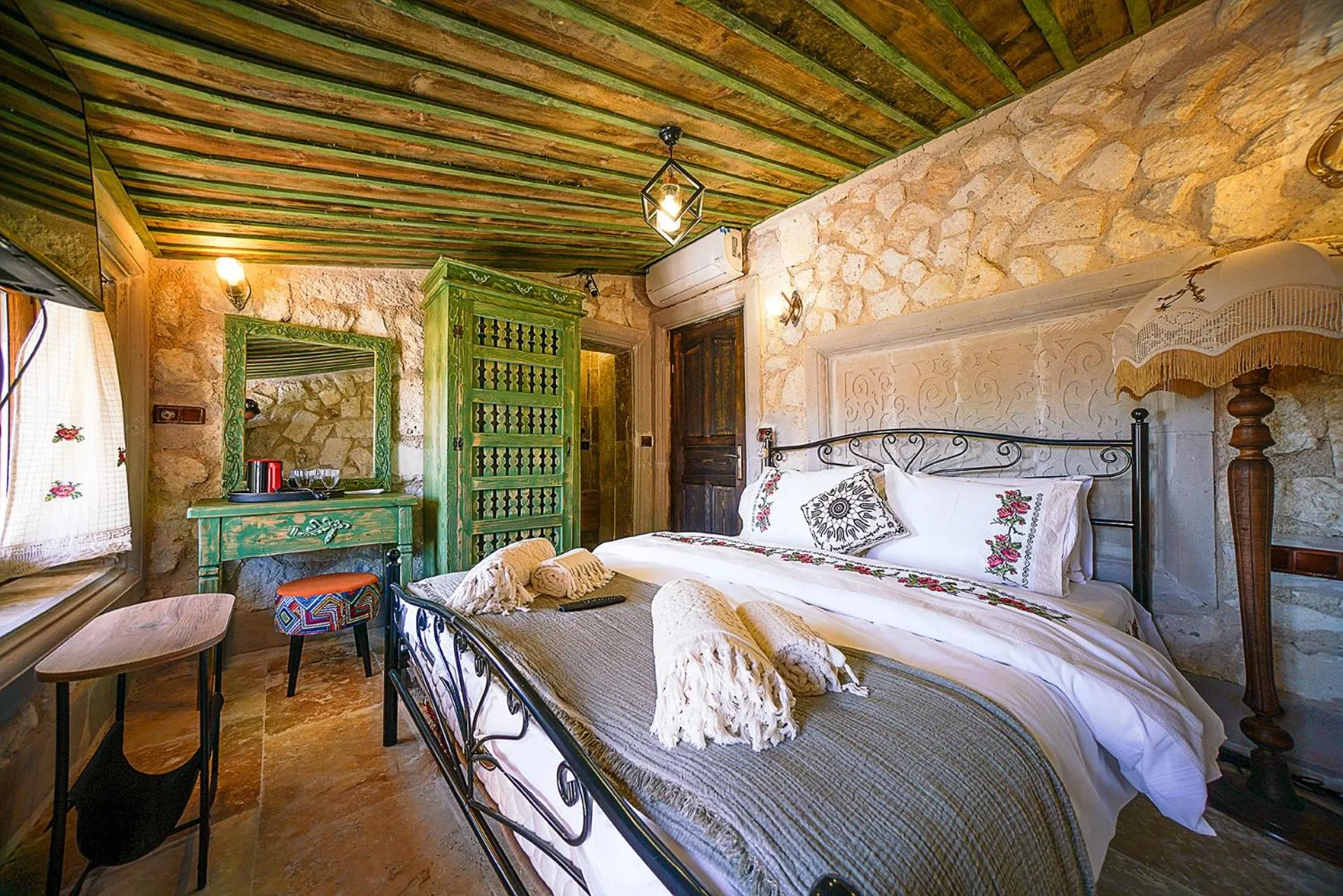 Bed in Aysel Inn House