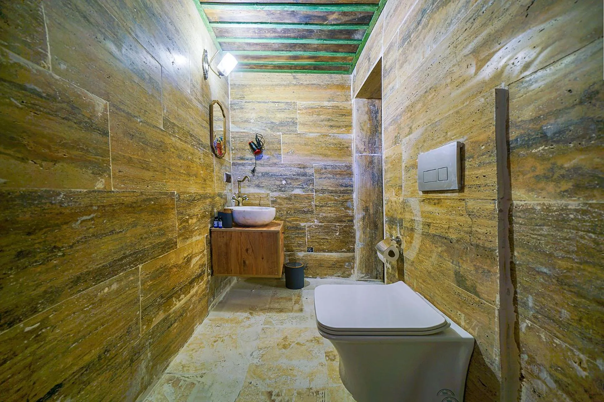 Bathroom in Aysel Inn House