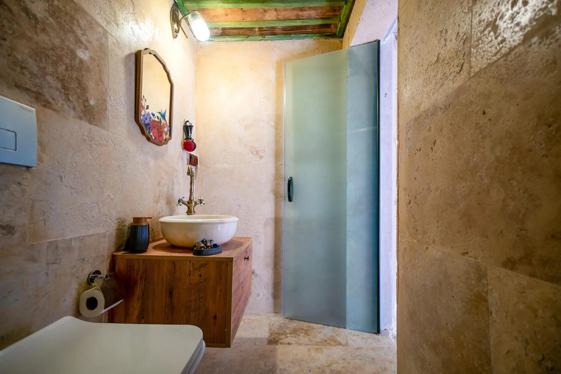 Bathroom in Aysel Inn House