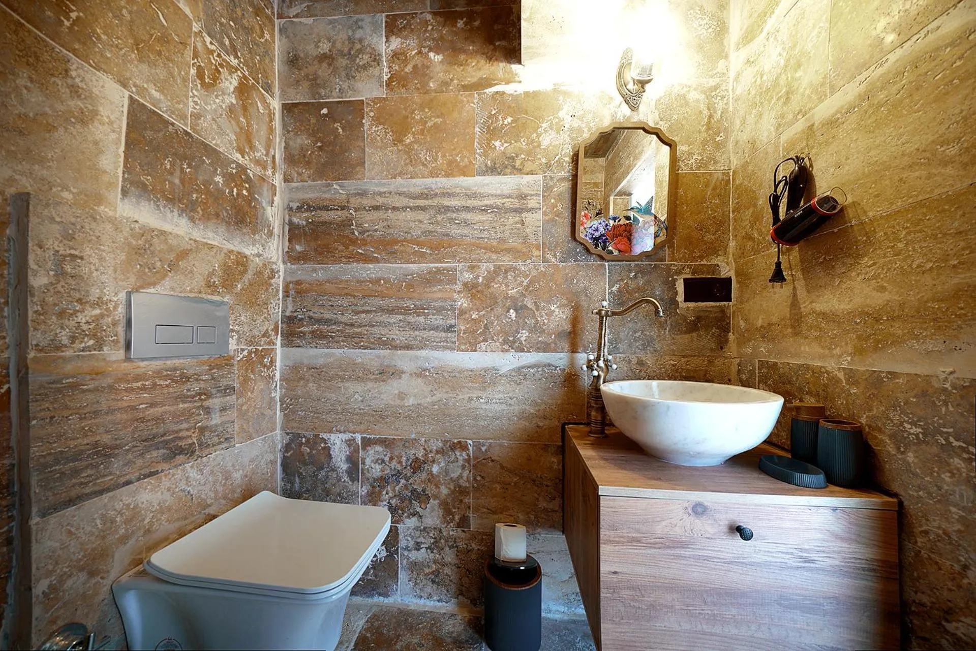 Bathroom in Aysel Inn House