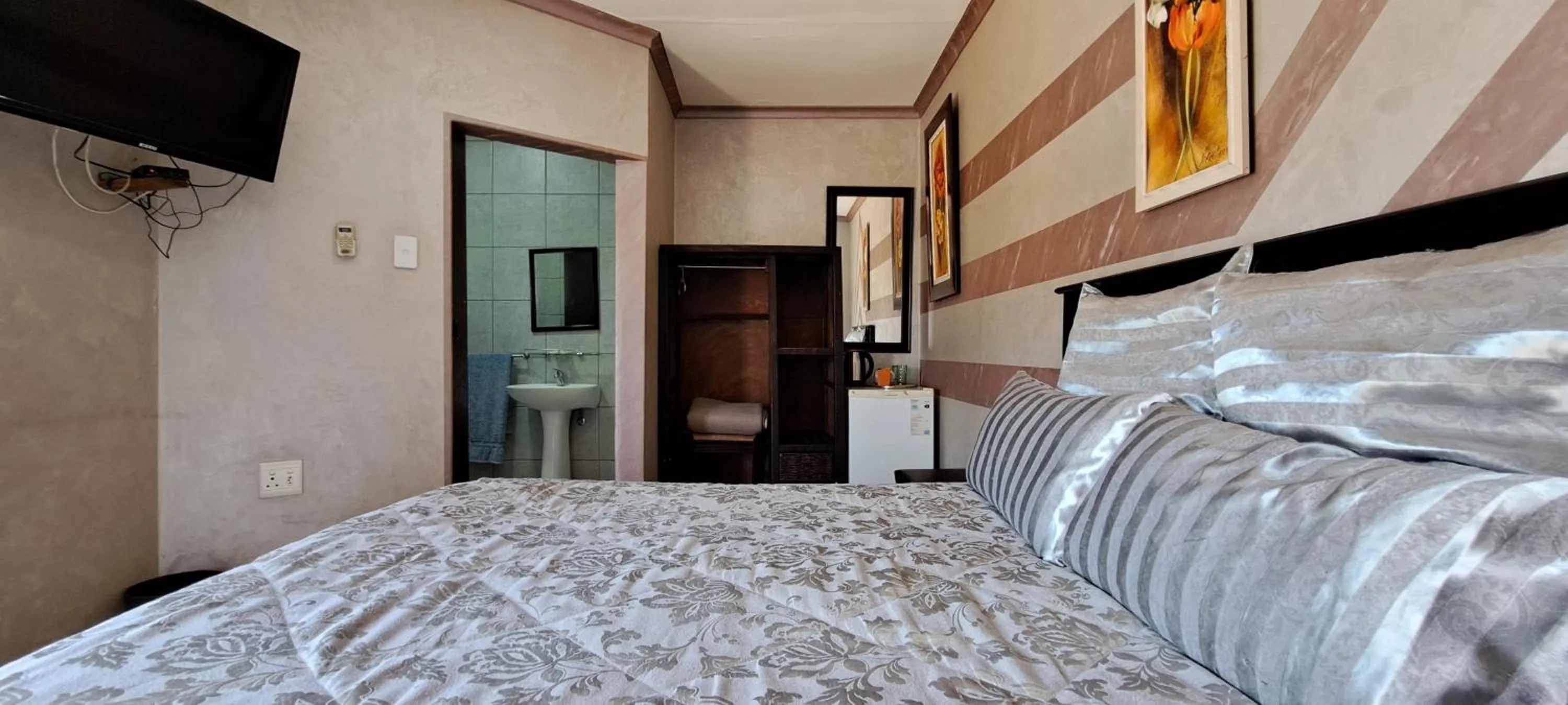 Bedroom, Bed in Petra Lodge