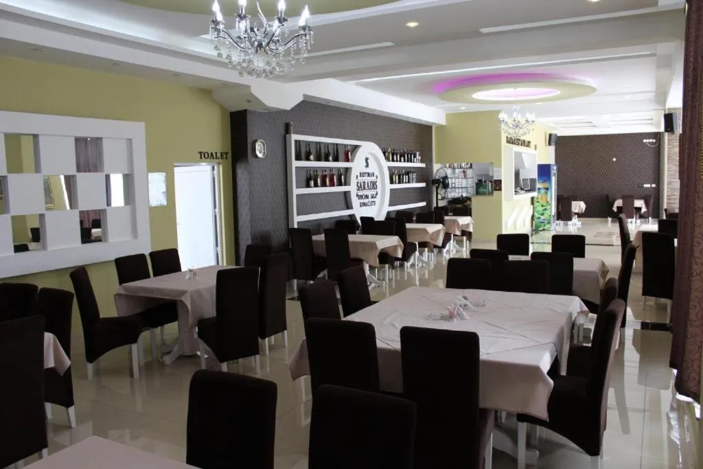 Restaurant/places to eat in Hotel Saradis
