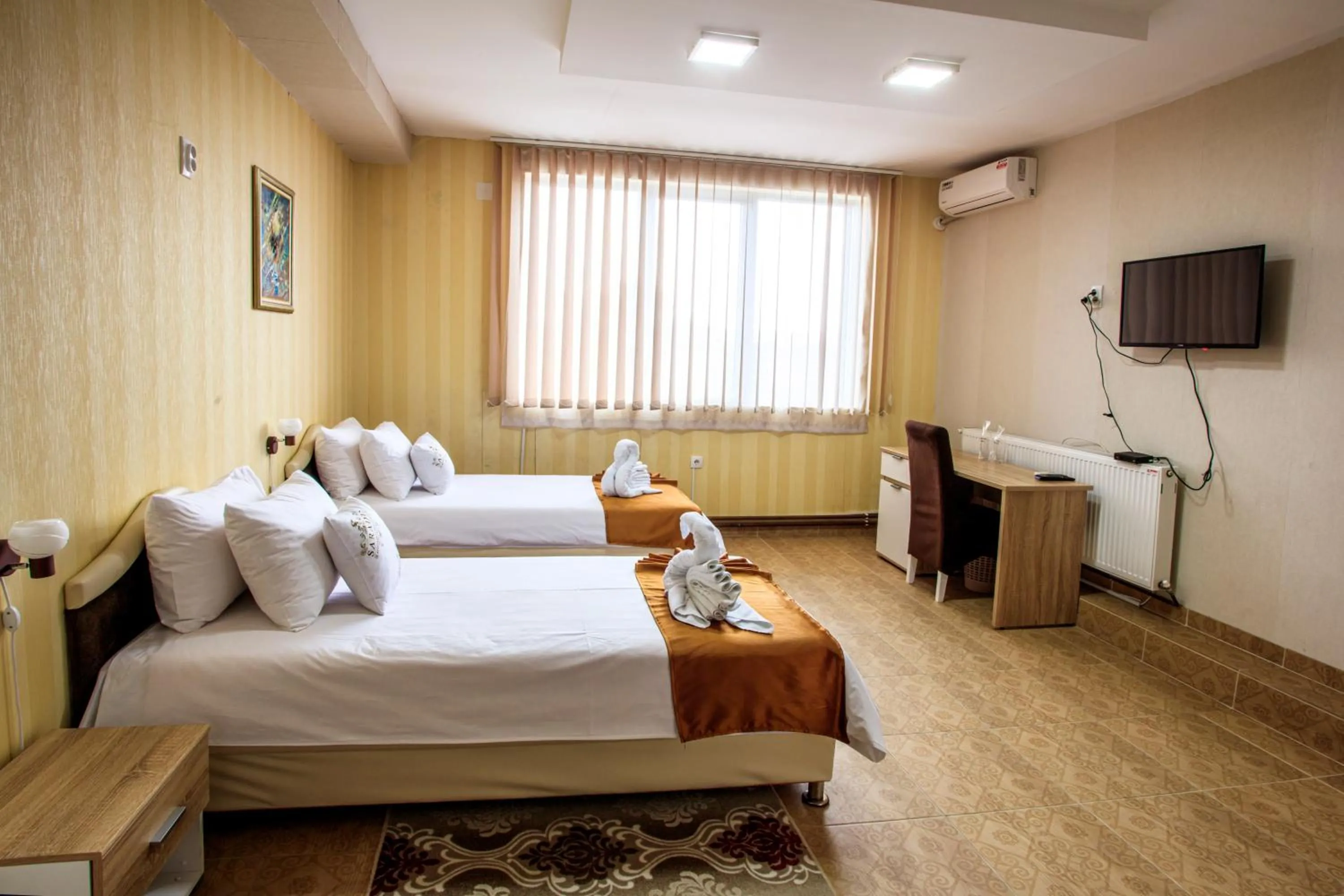 Bed in Hotel Saradis