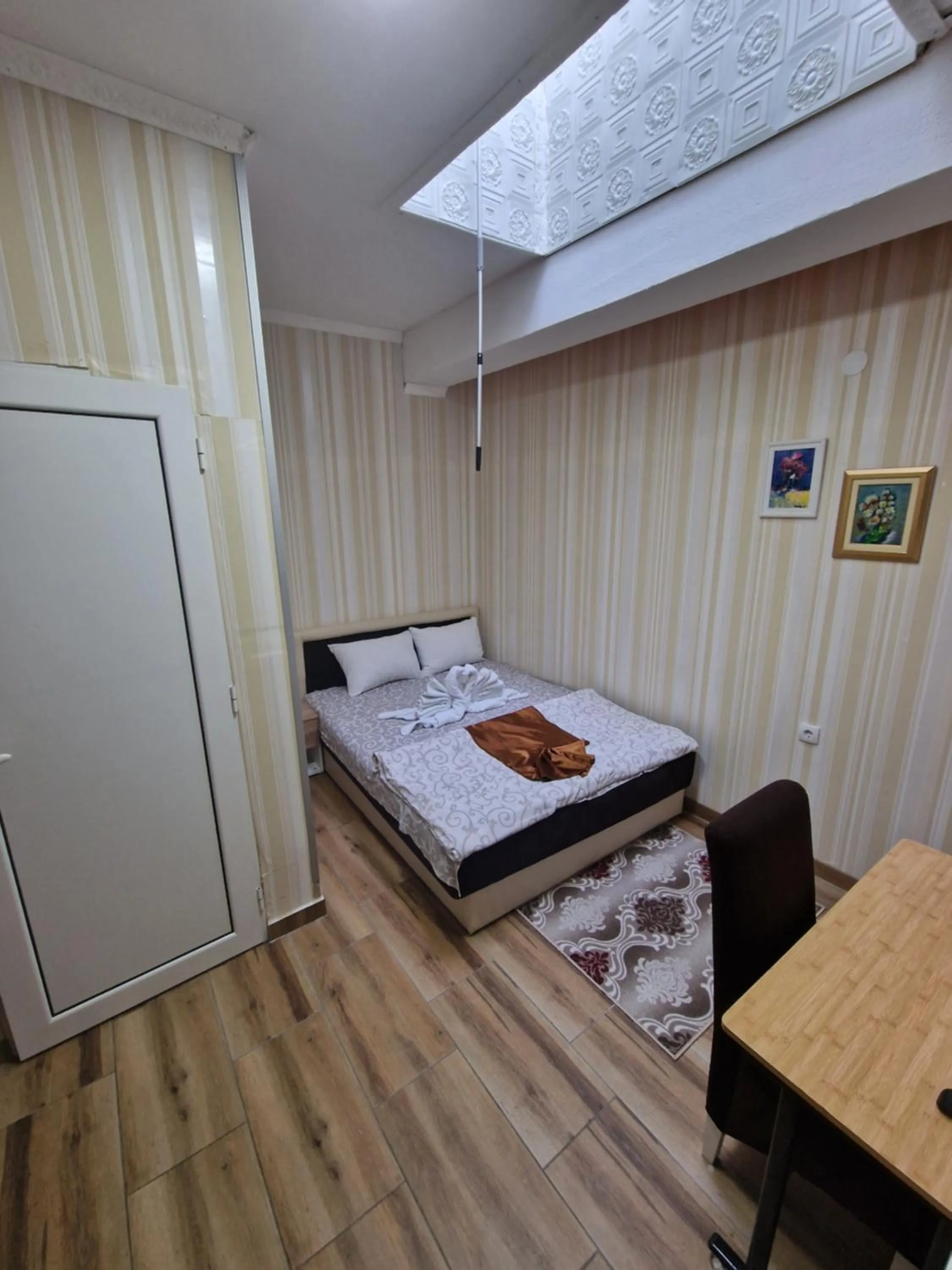 Bed in Hotel Saradis