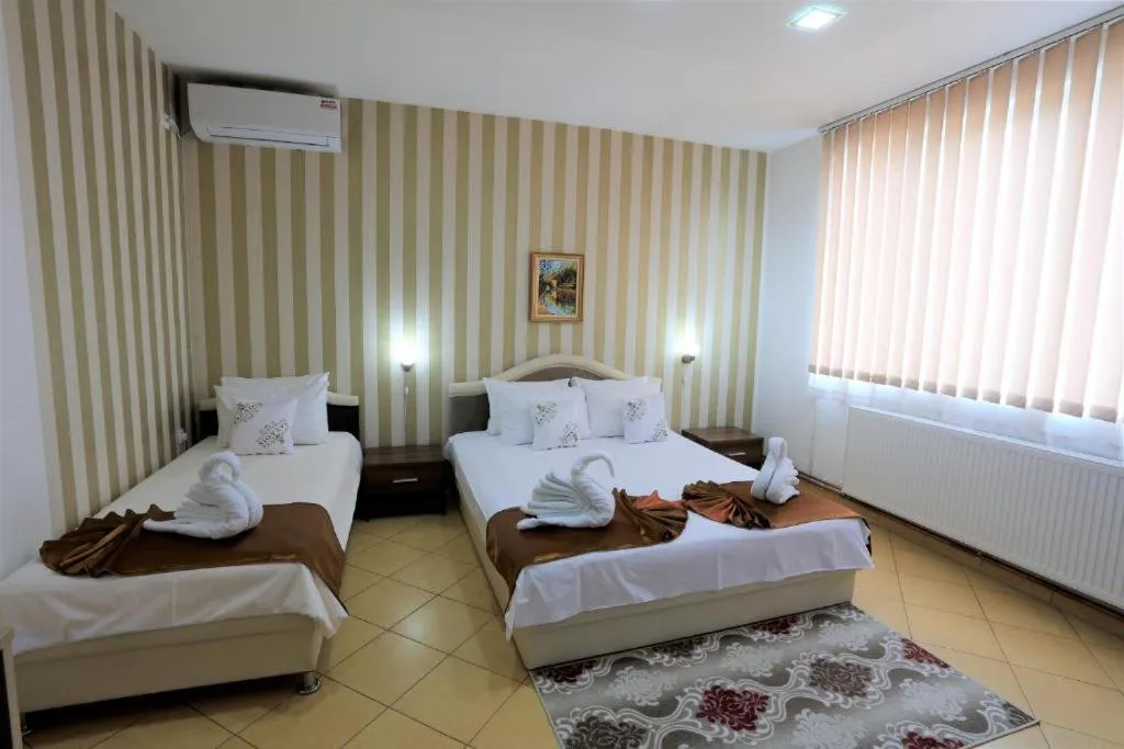 Bedroom, Bed in Hotel Saradis