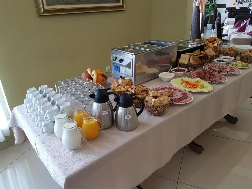 Restaurant/places to eat in Hotel Saradis