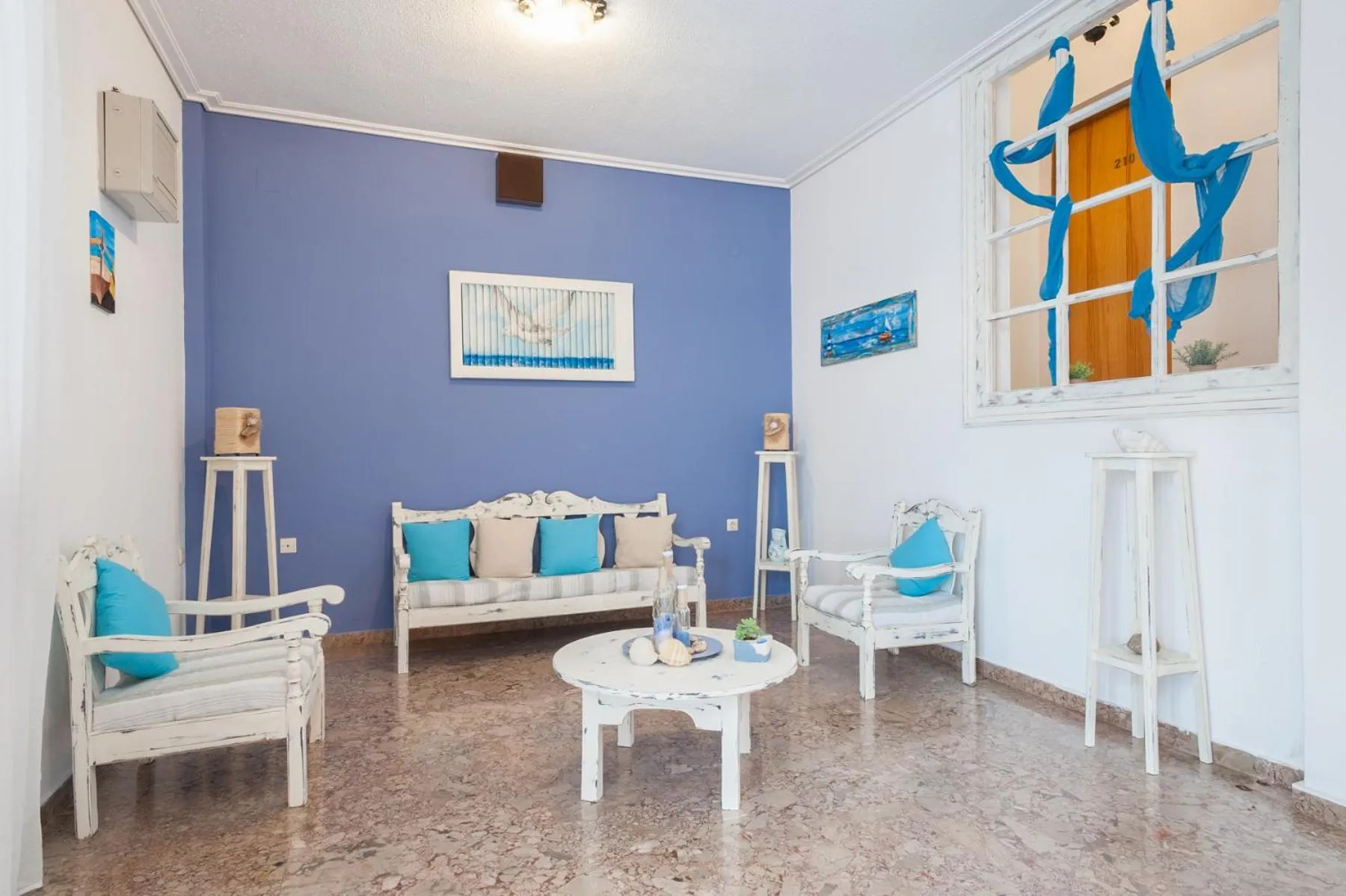 Living room in To Kyma