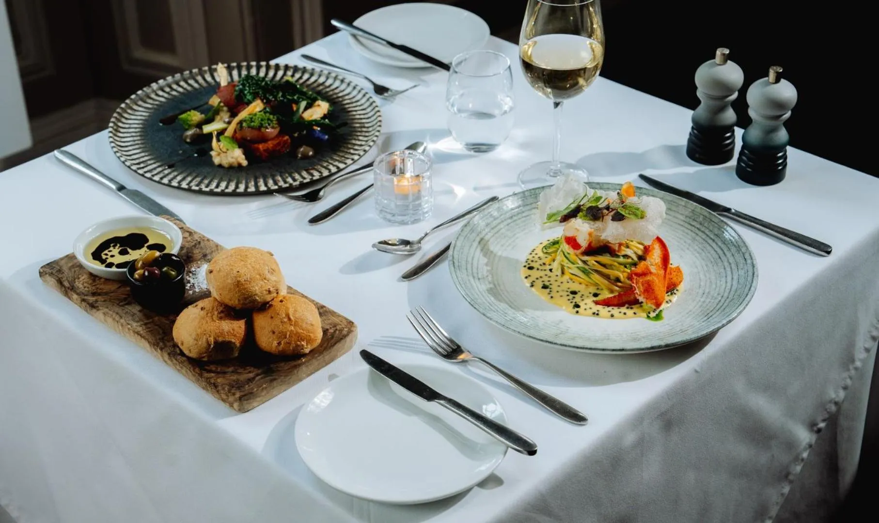 Restaurant/places to eat in Bedford Hotel