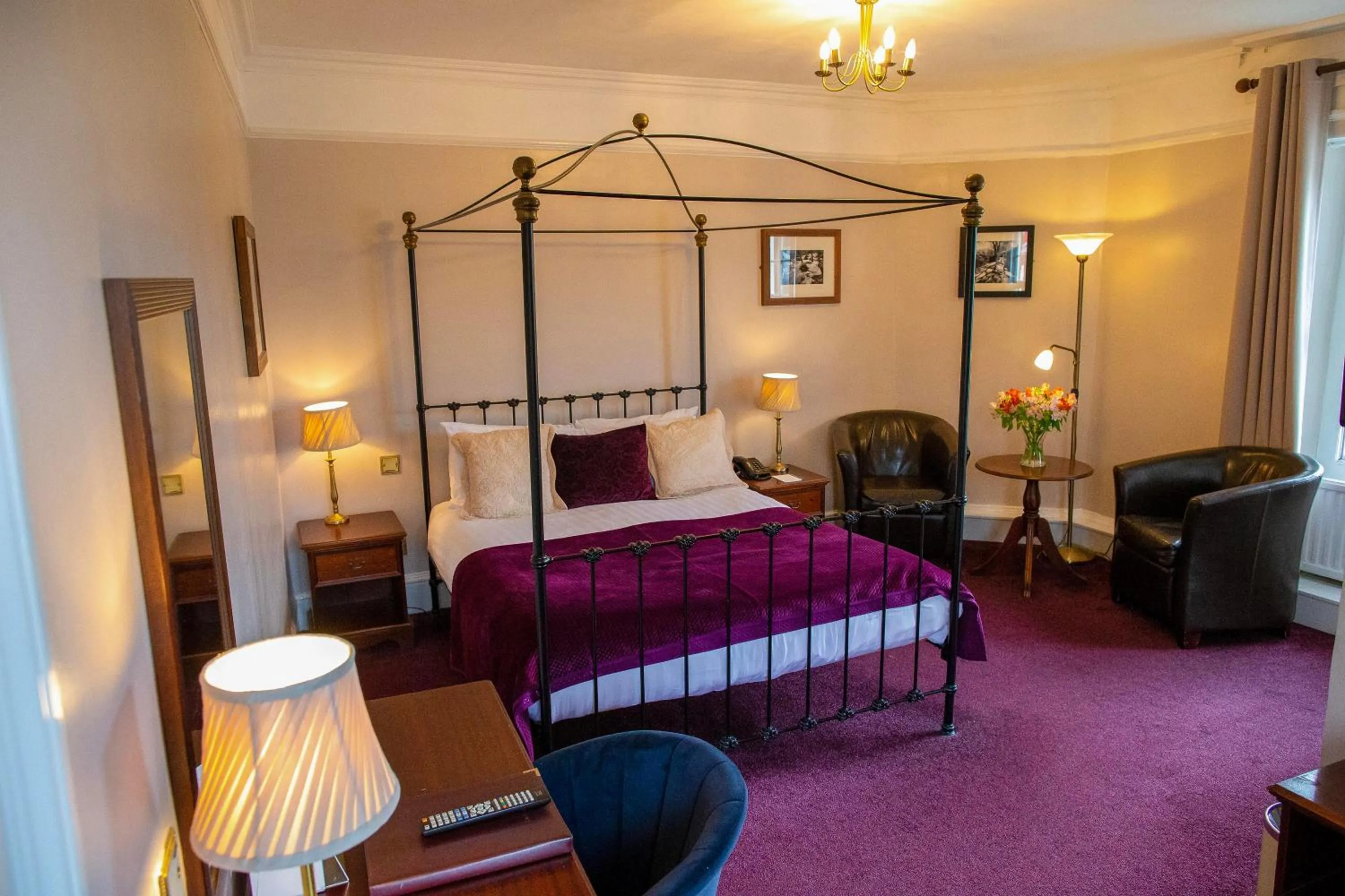 Bedroom, Bed in Bedford Hotel