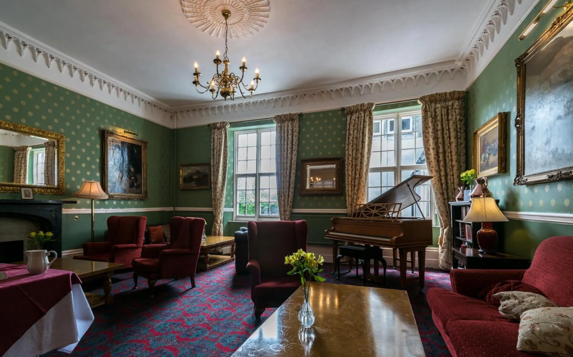 Lounge or bar in Bedford Hotel