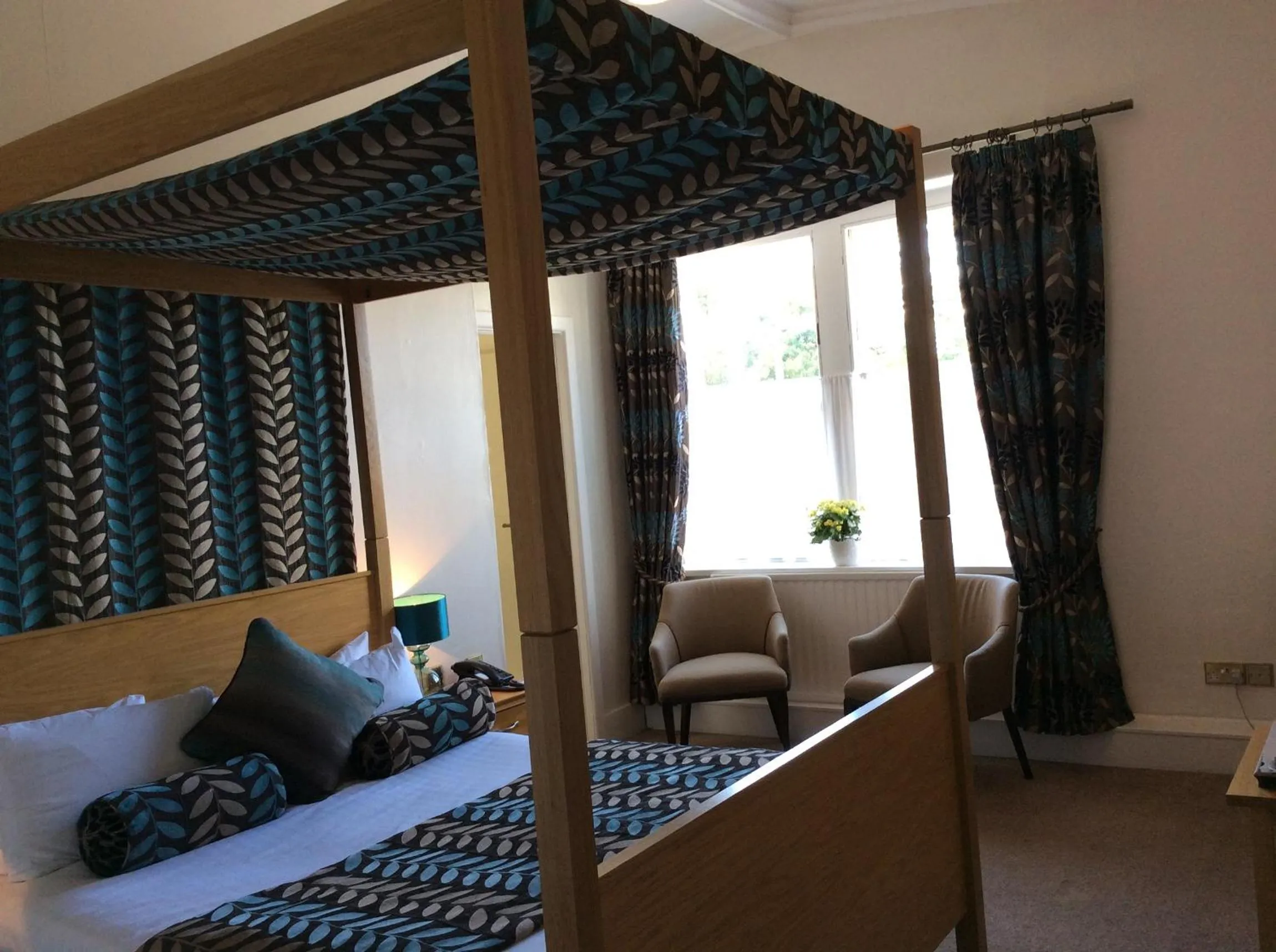 Bed in Bedford Hotel