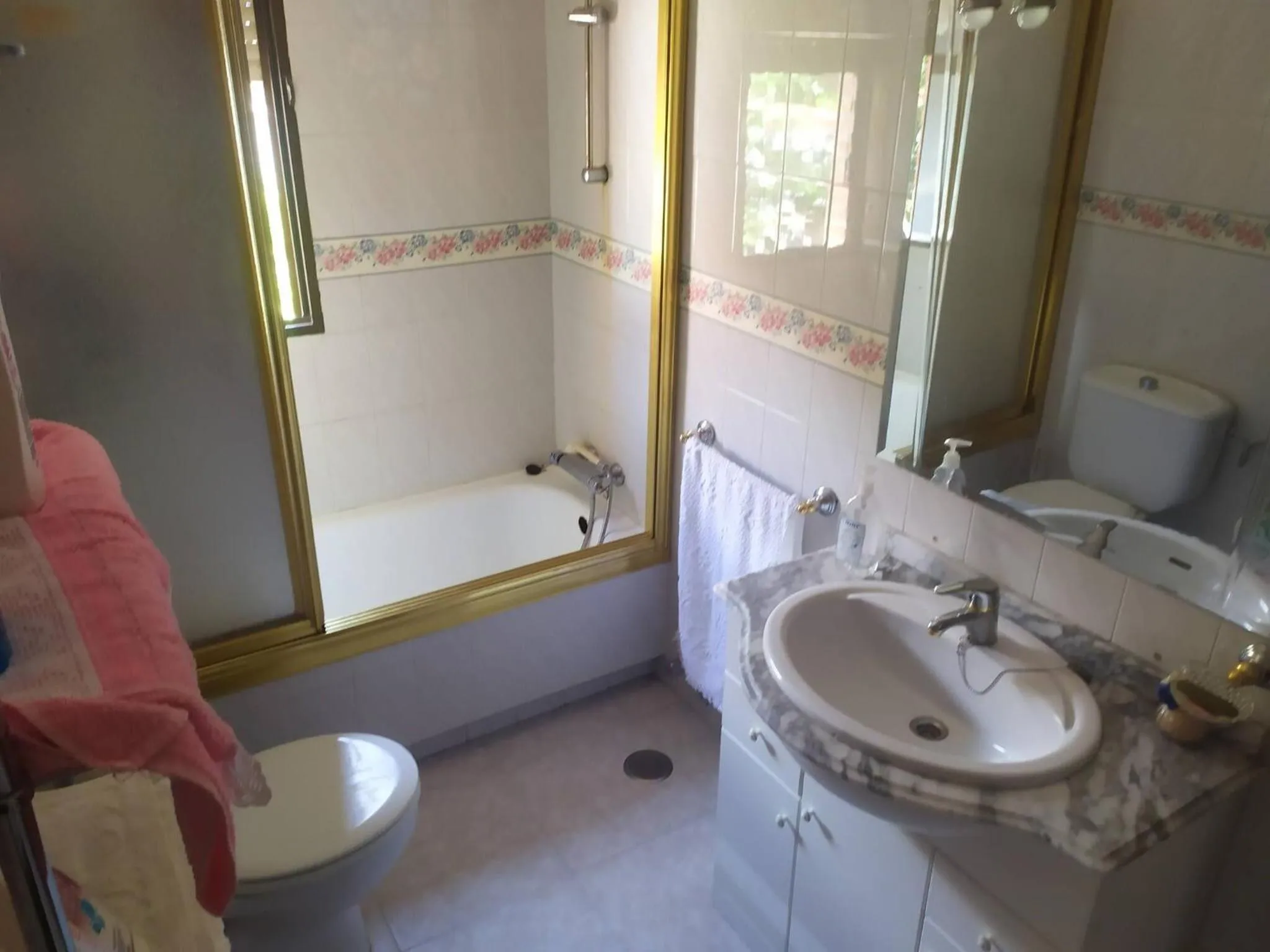 Bathroom in Private Double Room Toledo