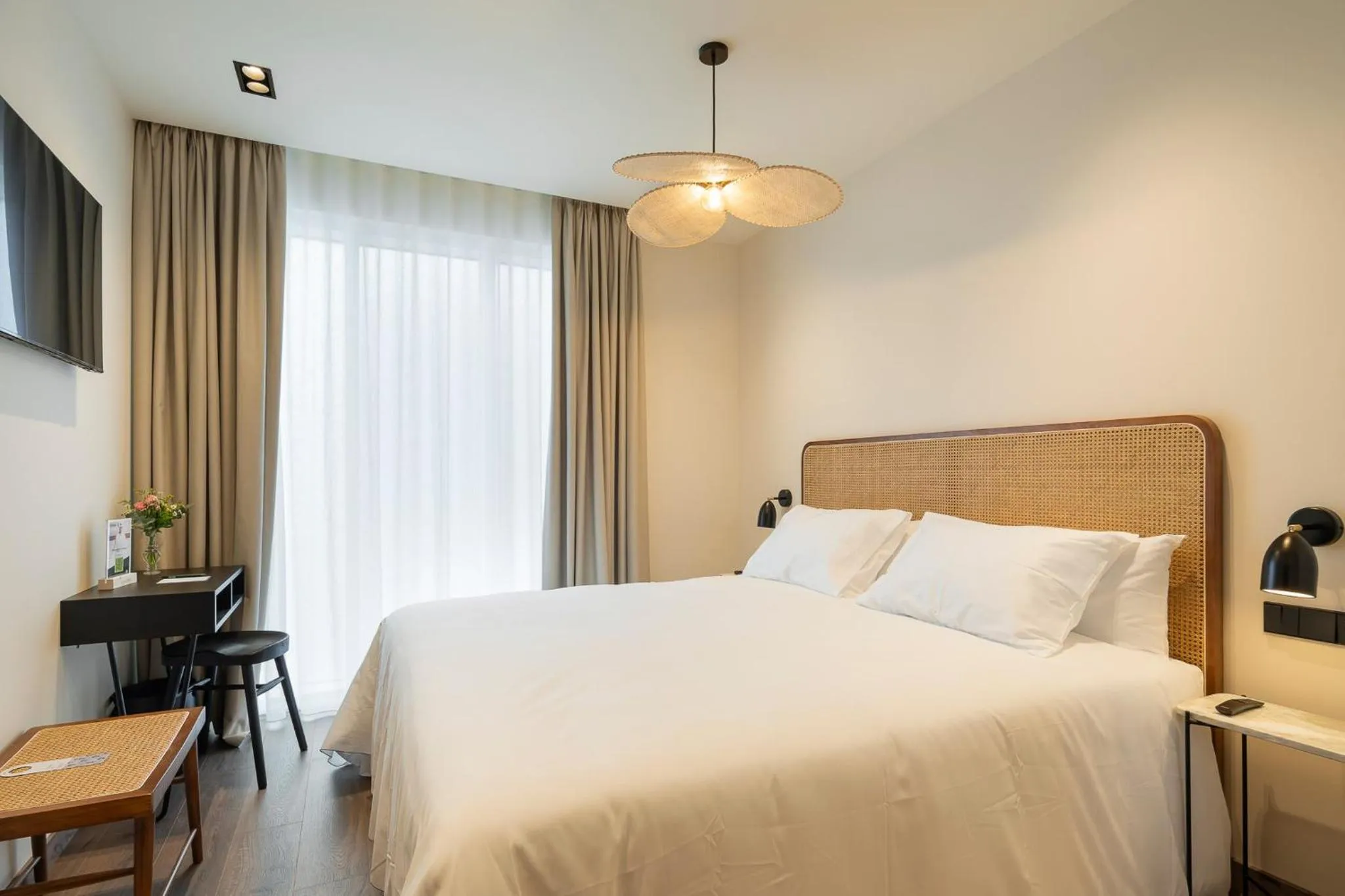 Photo of the whole room, Bed in Sercotel EsteOeste