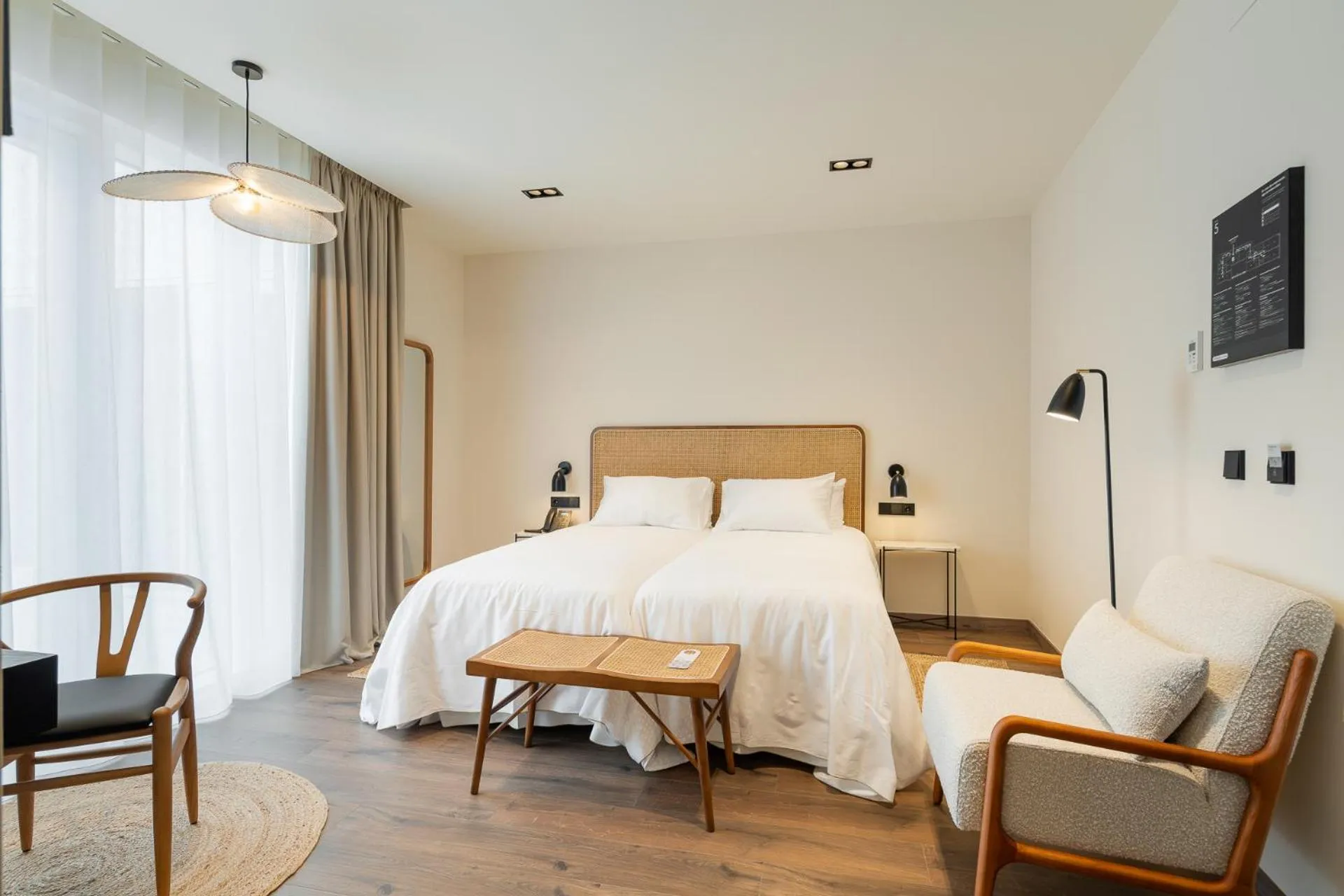 Photo of the whole room, Bed in Sercotel EsteOeste