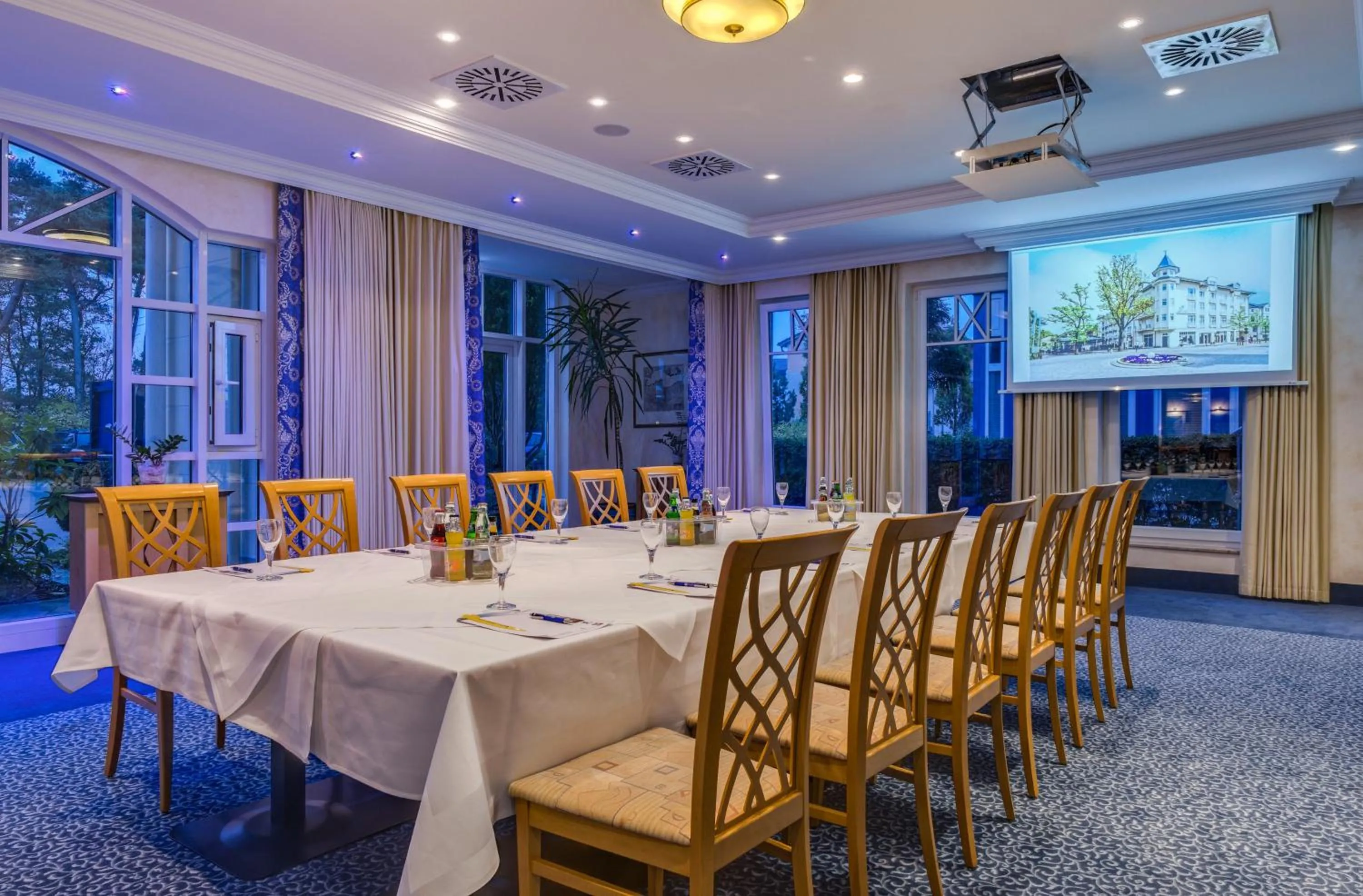 Restaurant/places to eat in Hotel Aquamarin