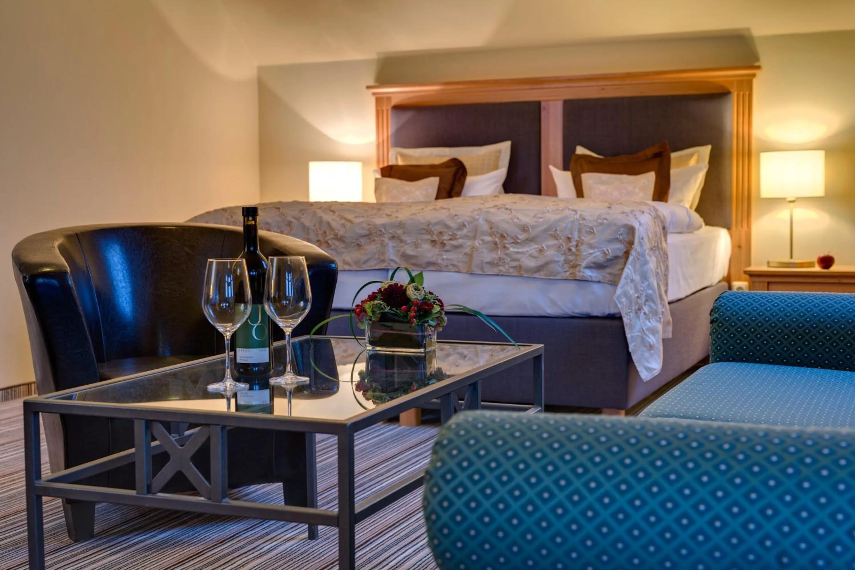 Living room, Bed in Hotel Aquamarin