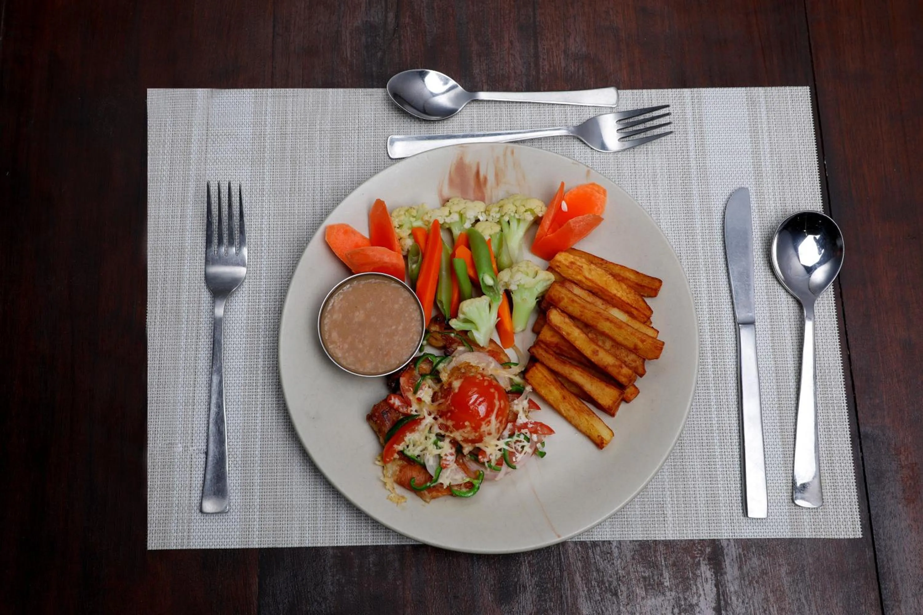 Meals in Chitwan Paradise Hotel