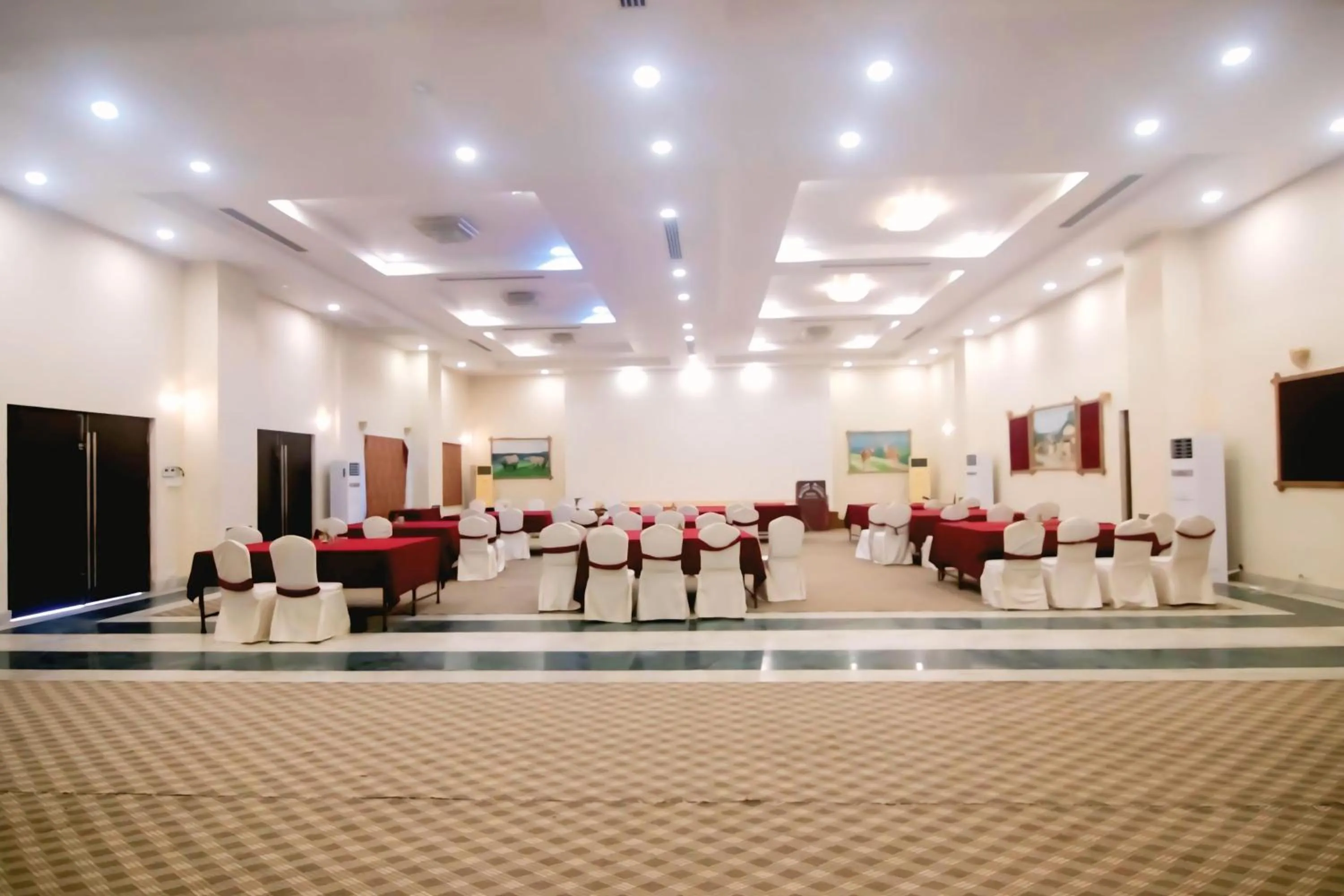 Property building in Chitwan Paradise Hotel