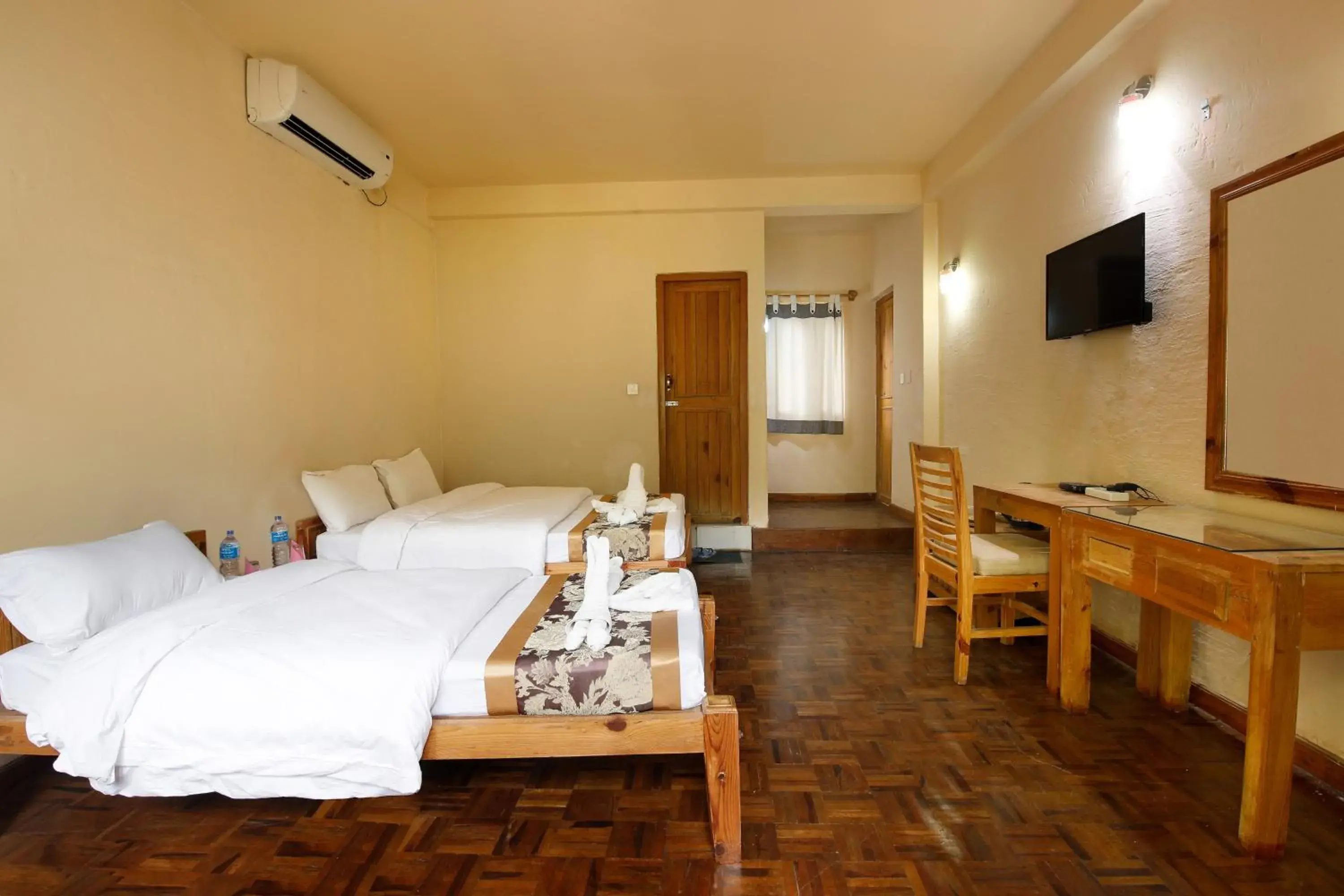 Deluxe Twin Room in Chitwan Paradise Hotel Deluxe Twin Room in Chitwan Paradise Hotel