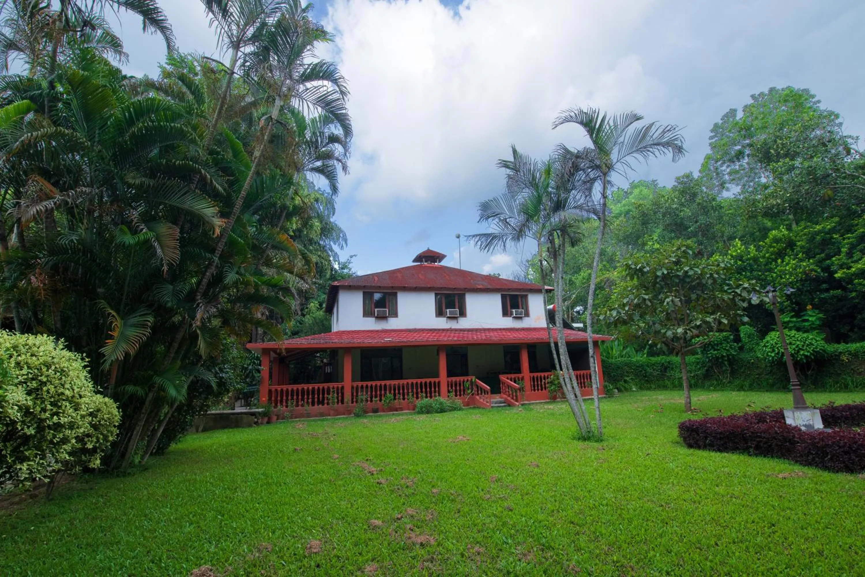 Restaurant/places to eat in Chitwan Paradise Hotel