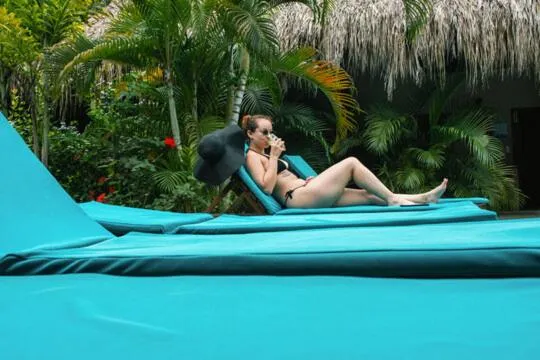 People in Chitwan Paradise Hotel