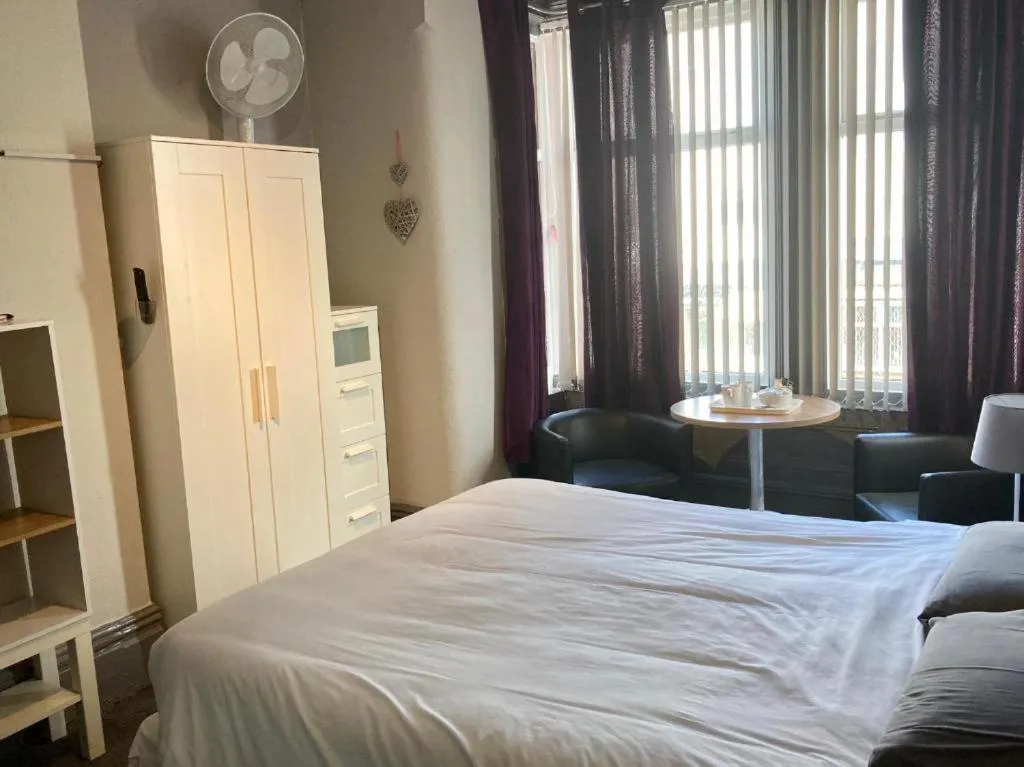 Bed in The Hotel And Bar Blackpool