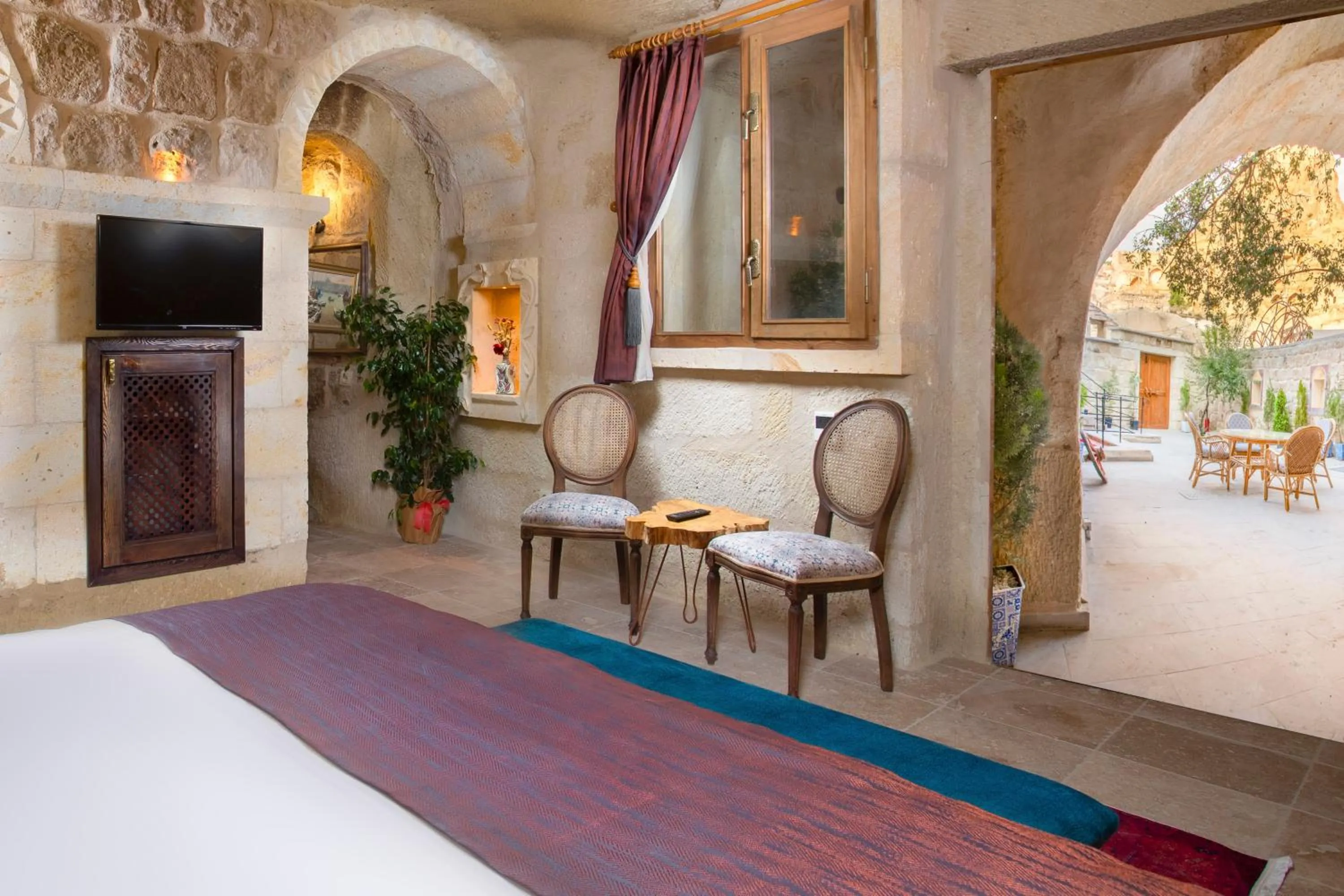 Communal lounge/ TV room in Cappadocia Pema Cave House