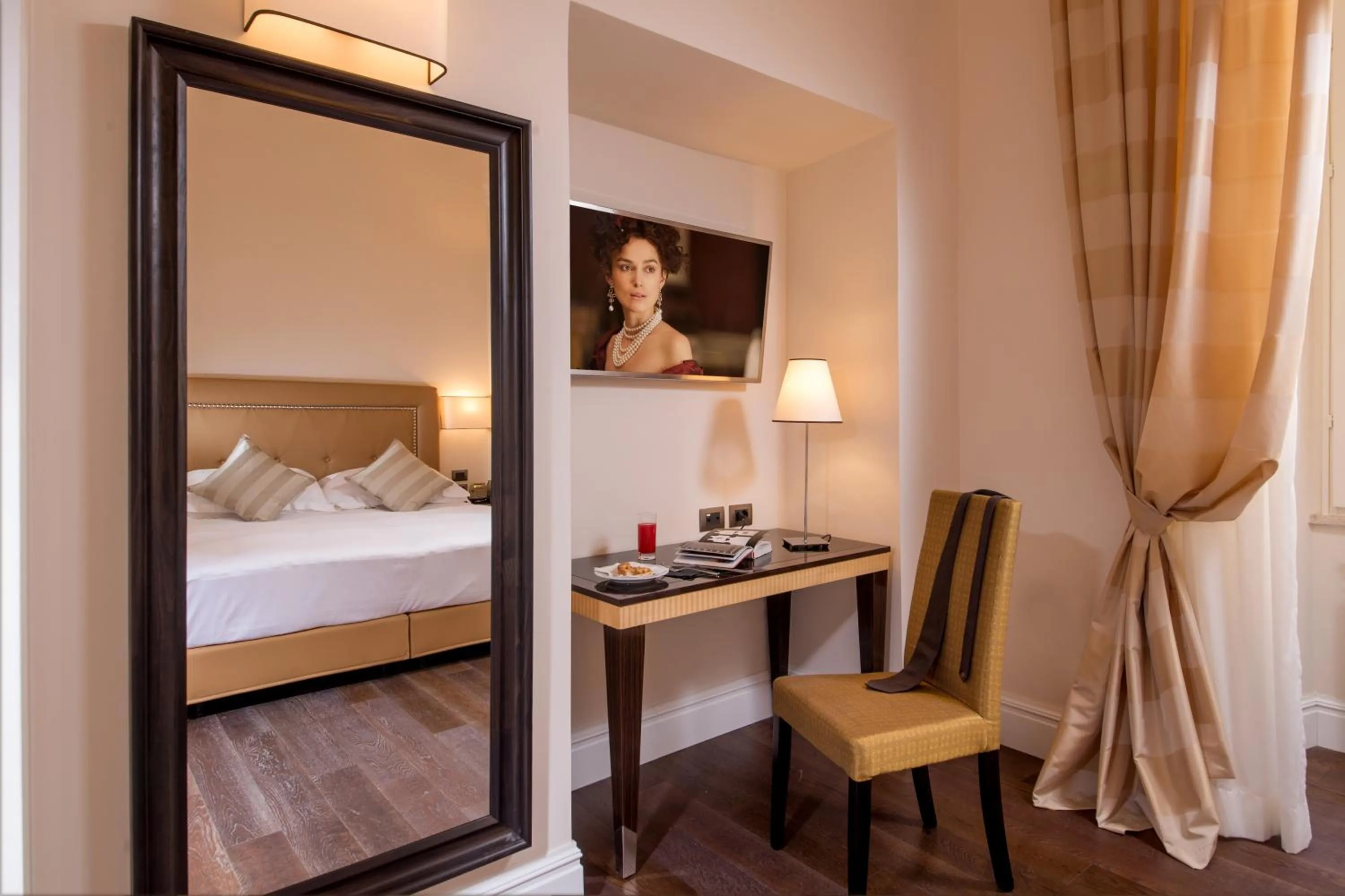 Bedroom, Bed in Tridente Suites