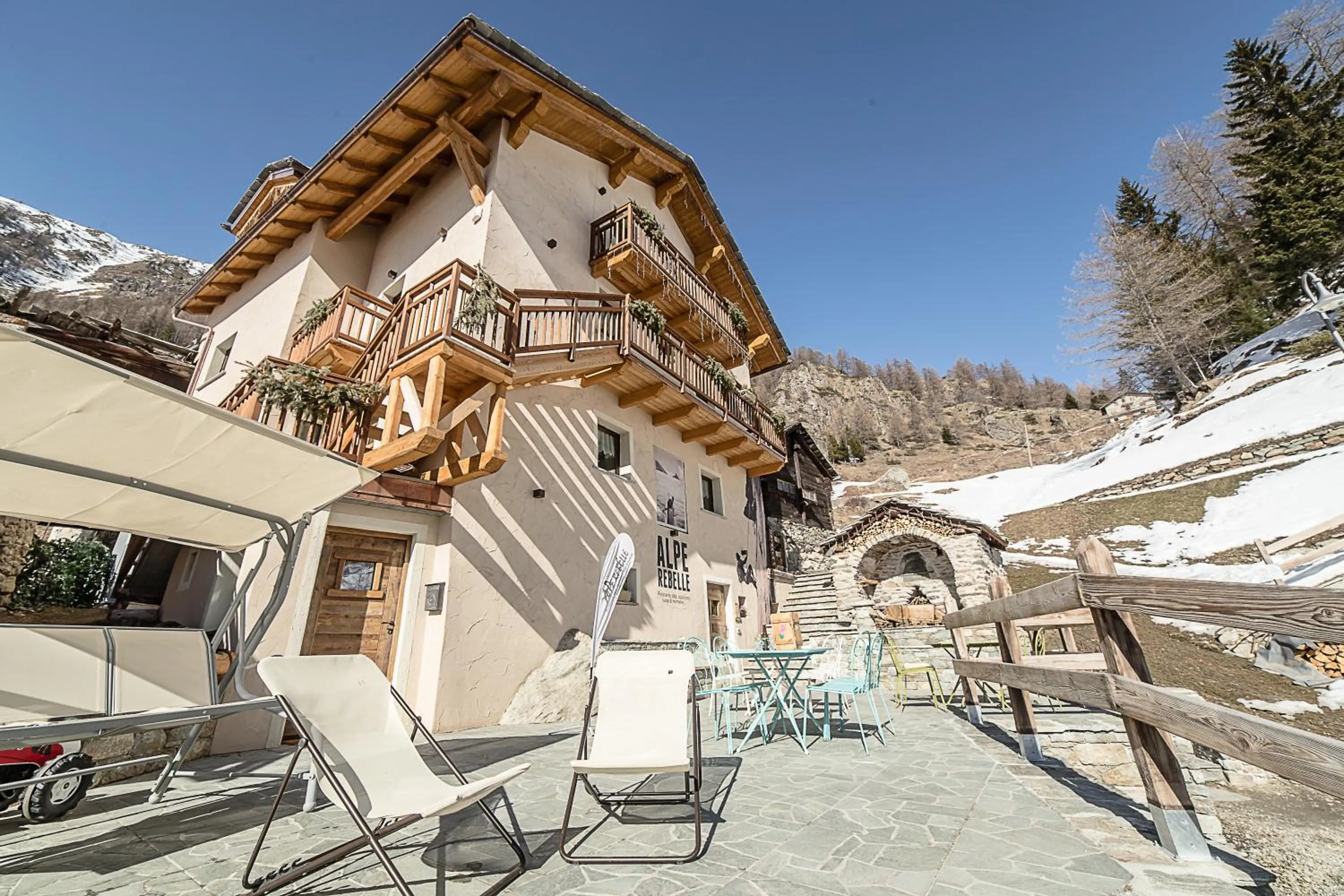 Facade/entrance in Alpe Rebelle