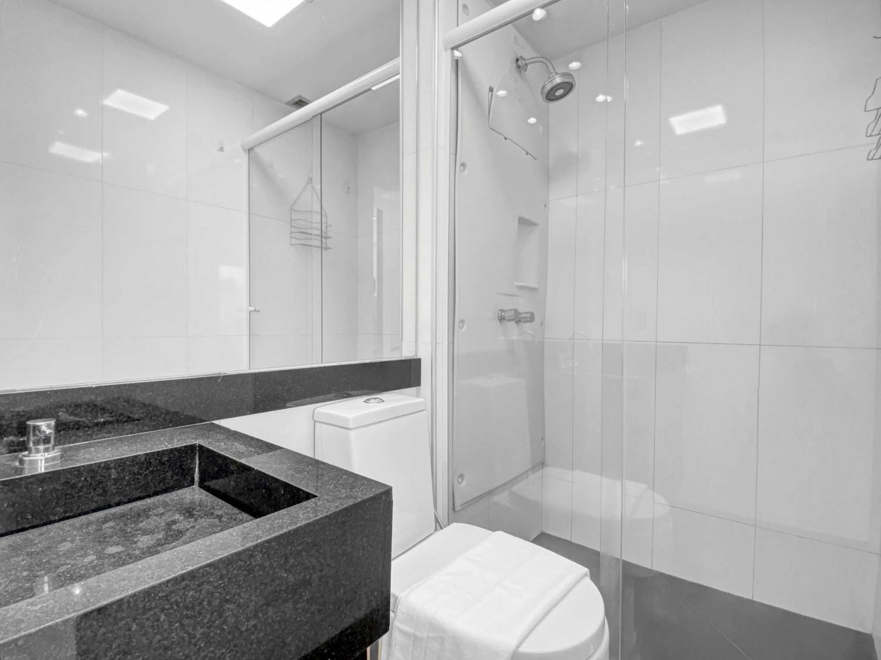 Shower in Hotel na Vila Olimpia