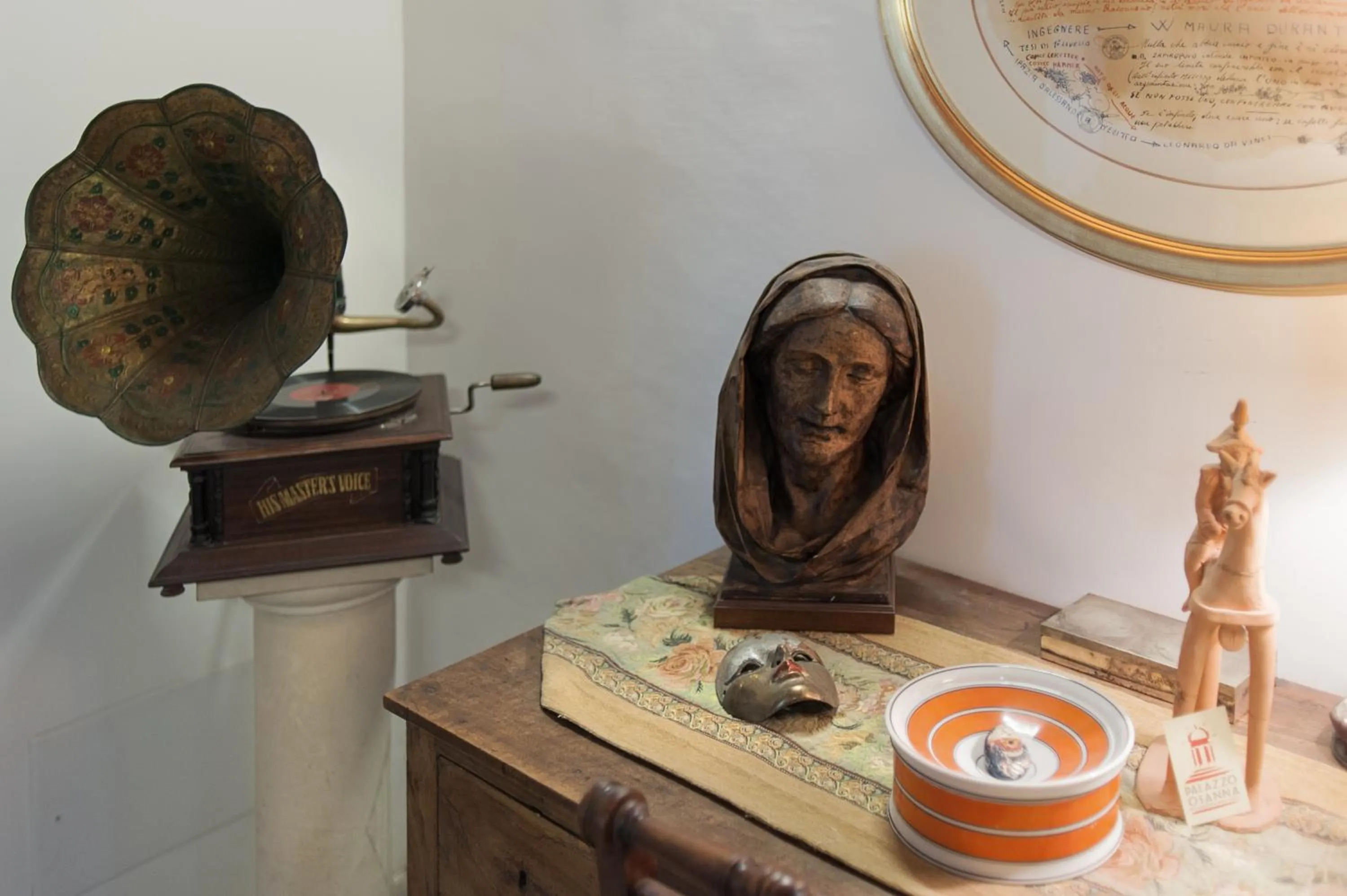 Library in Palazzo Osanna