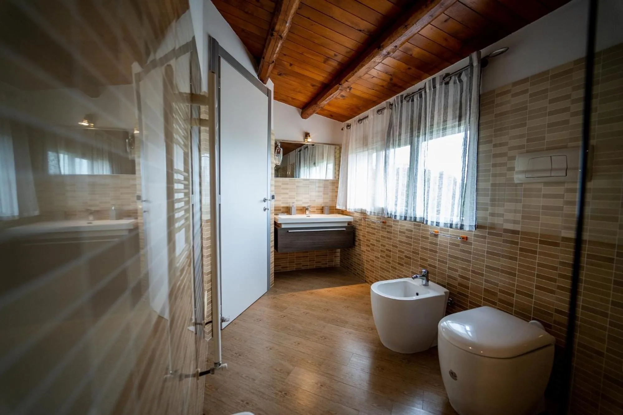 Bathroom, Bed in Camagna Country House