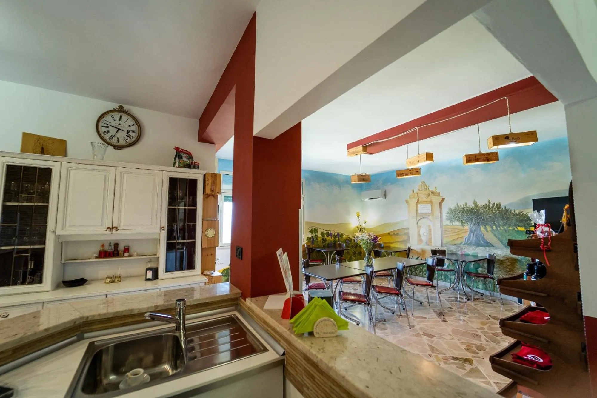 Communal lounge/ TV room in Camagna Country House