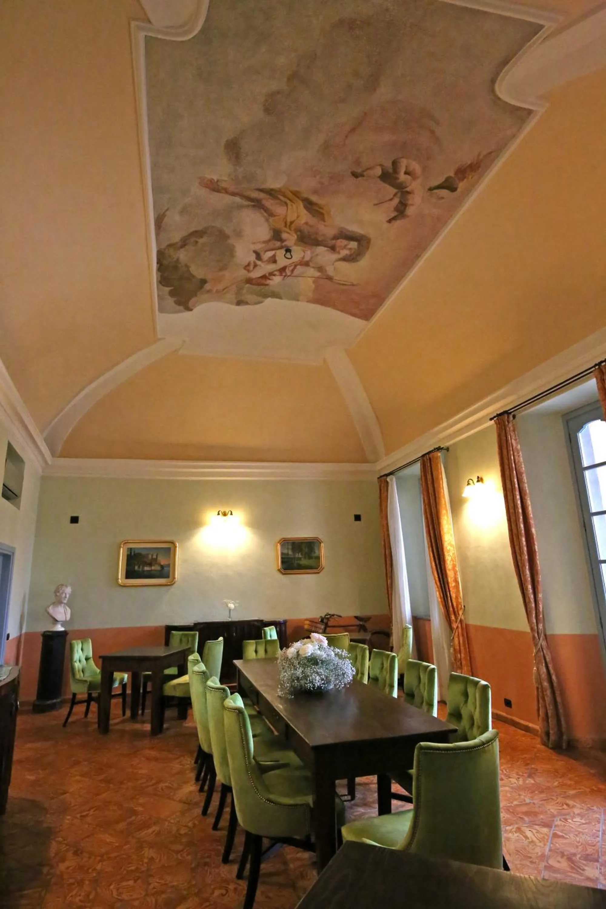 Seating area in Palazzo Del Vicerè