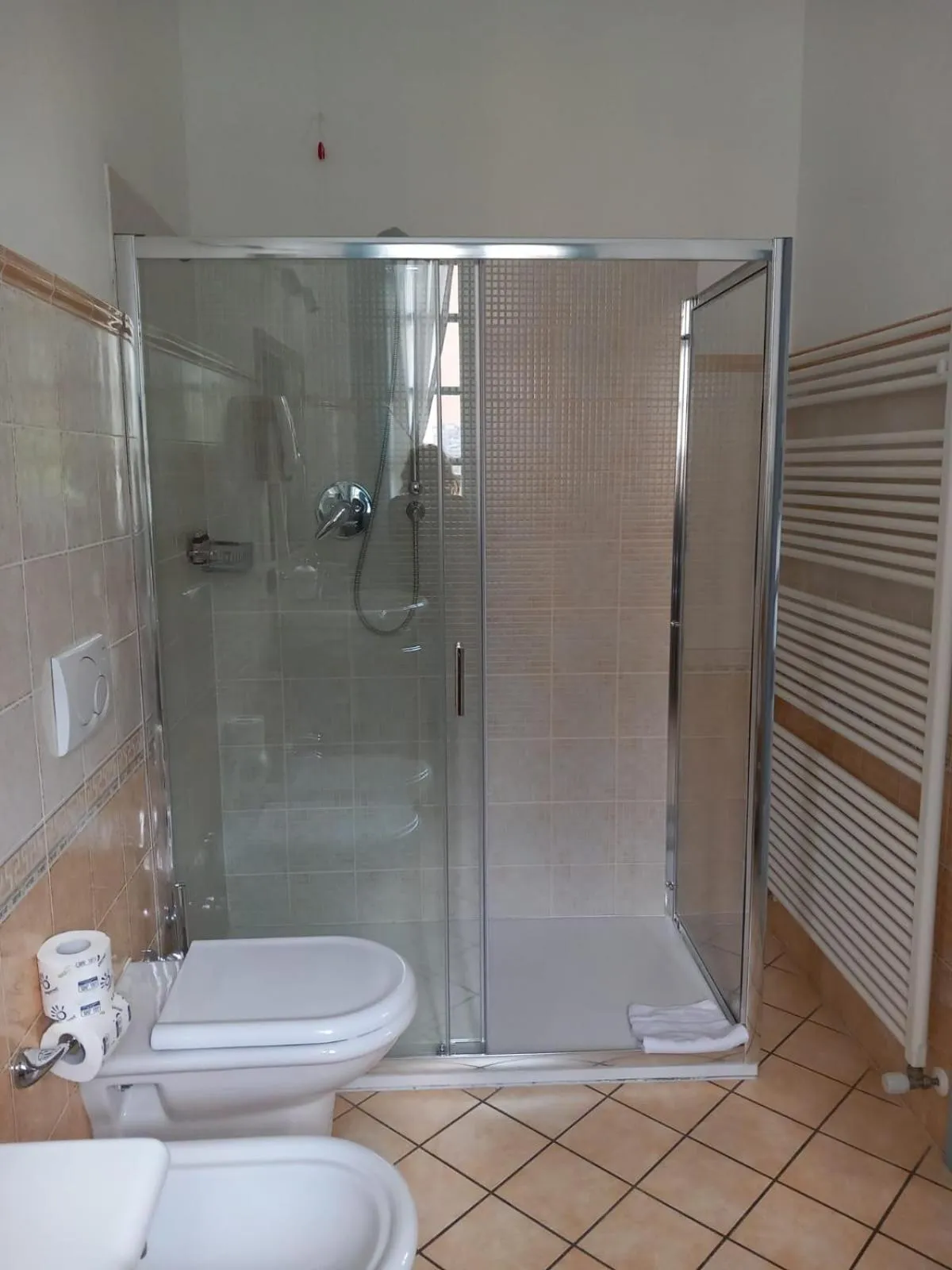 Shower in Palazzo Del Vicerè