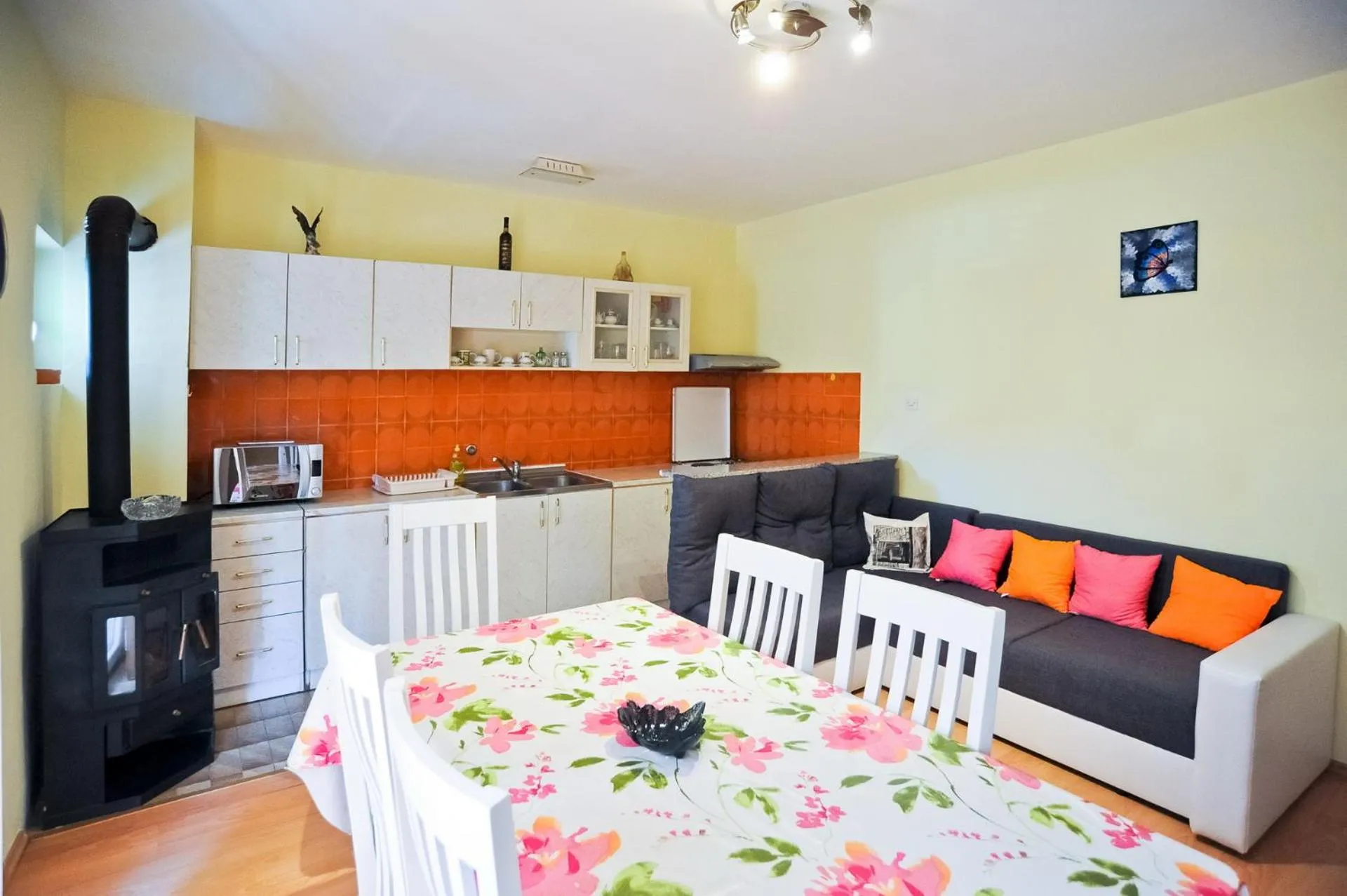 Kitchen or kitchenette in Apartmani Roko
