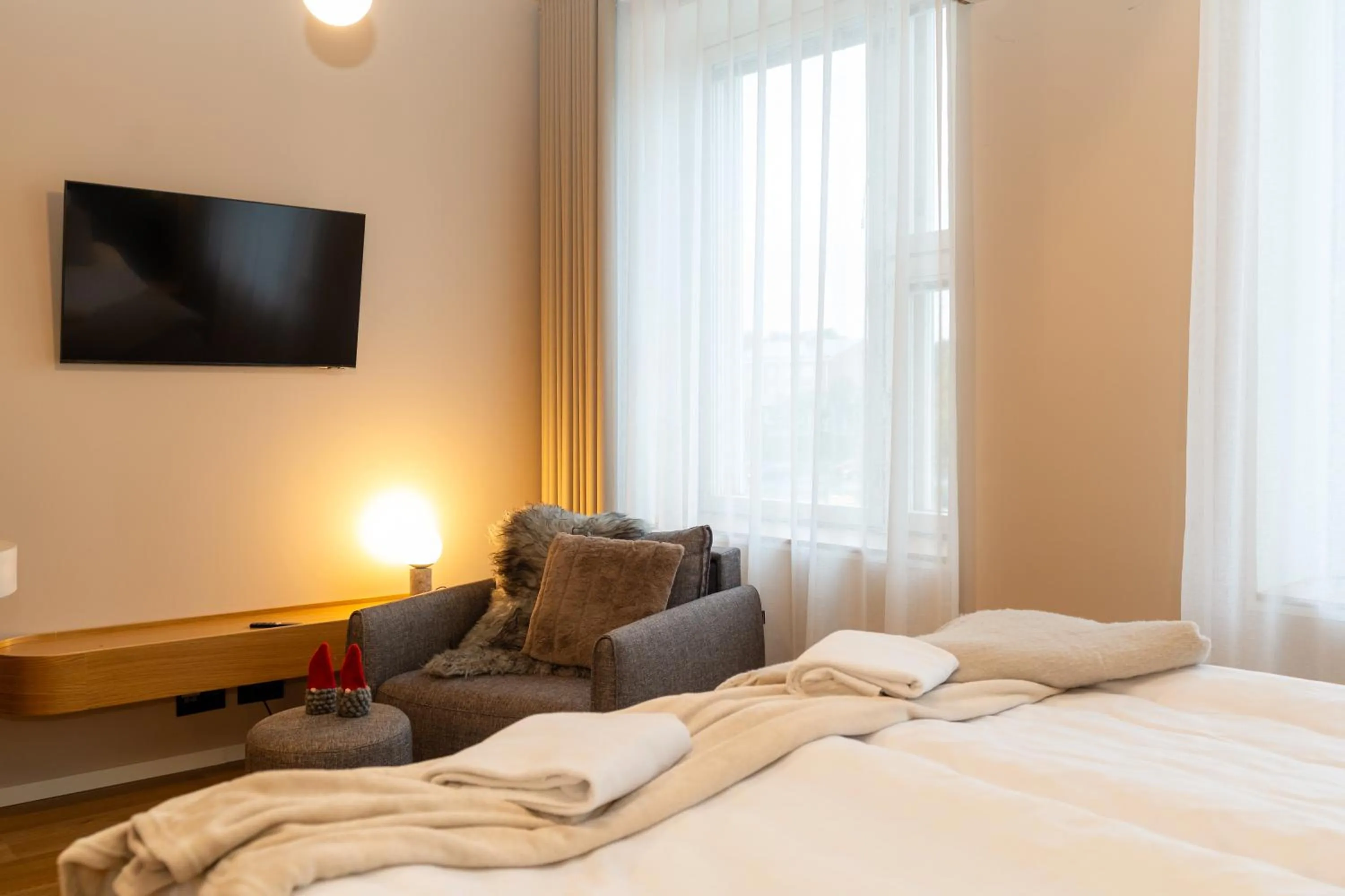 Bed in Postmaster Hotel