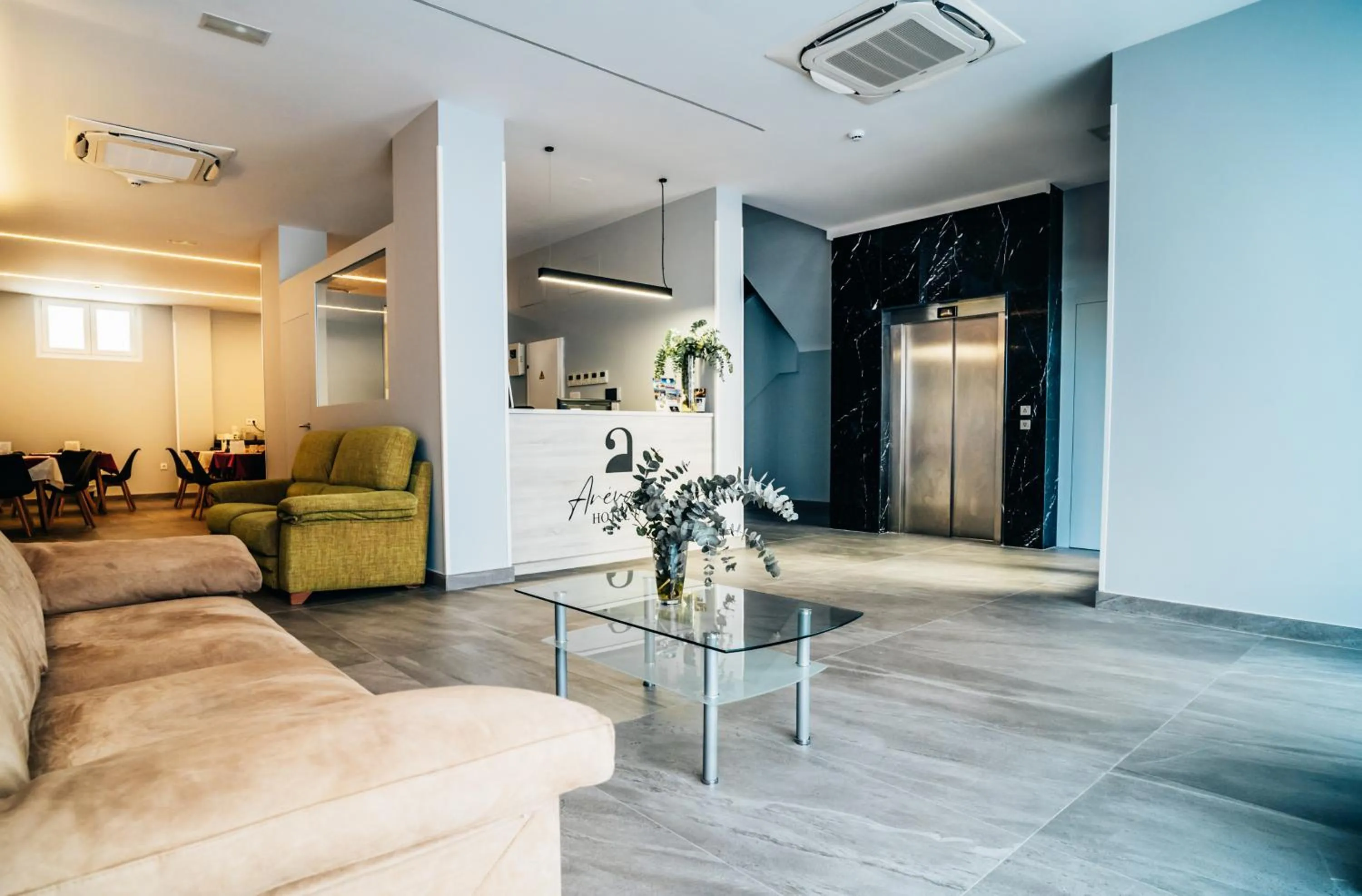 Restaurant/places to eat in Arevalos Hotel