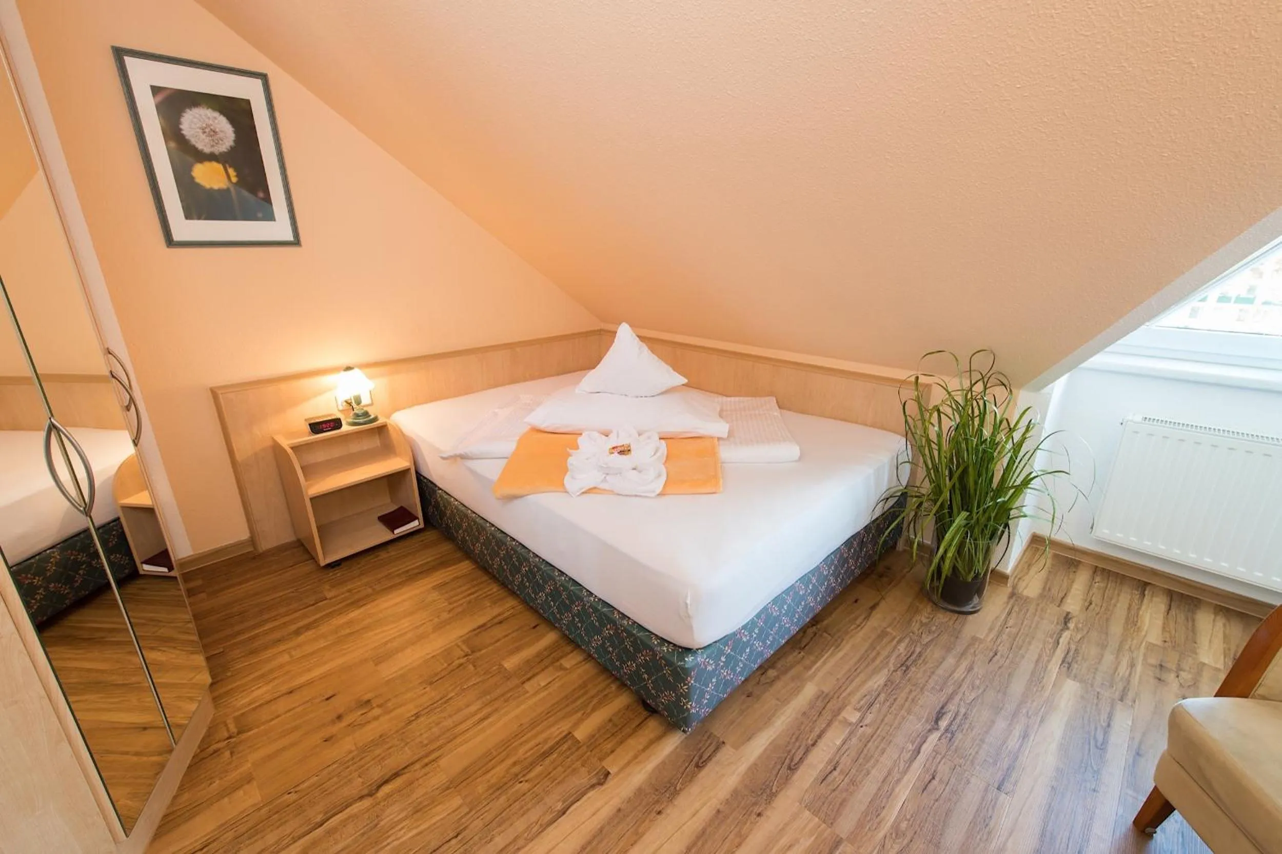Single Room with Partial Sea View in Hotel Ostseewoge