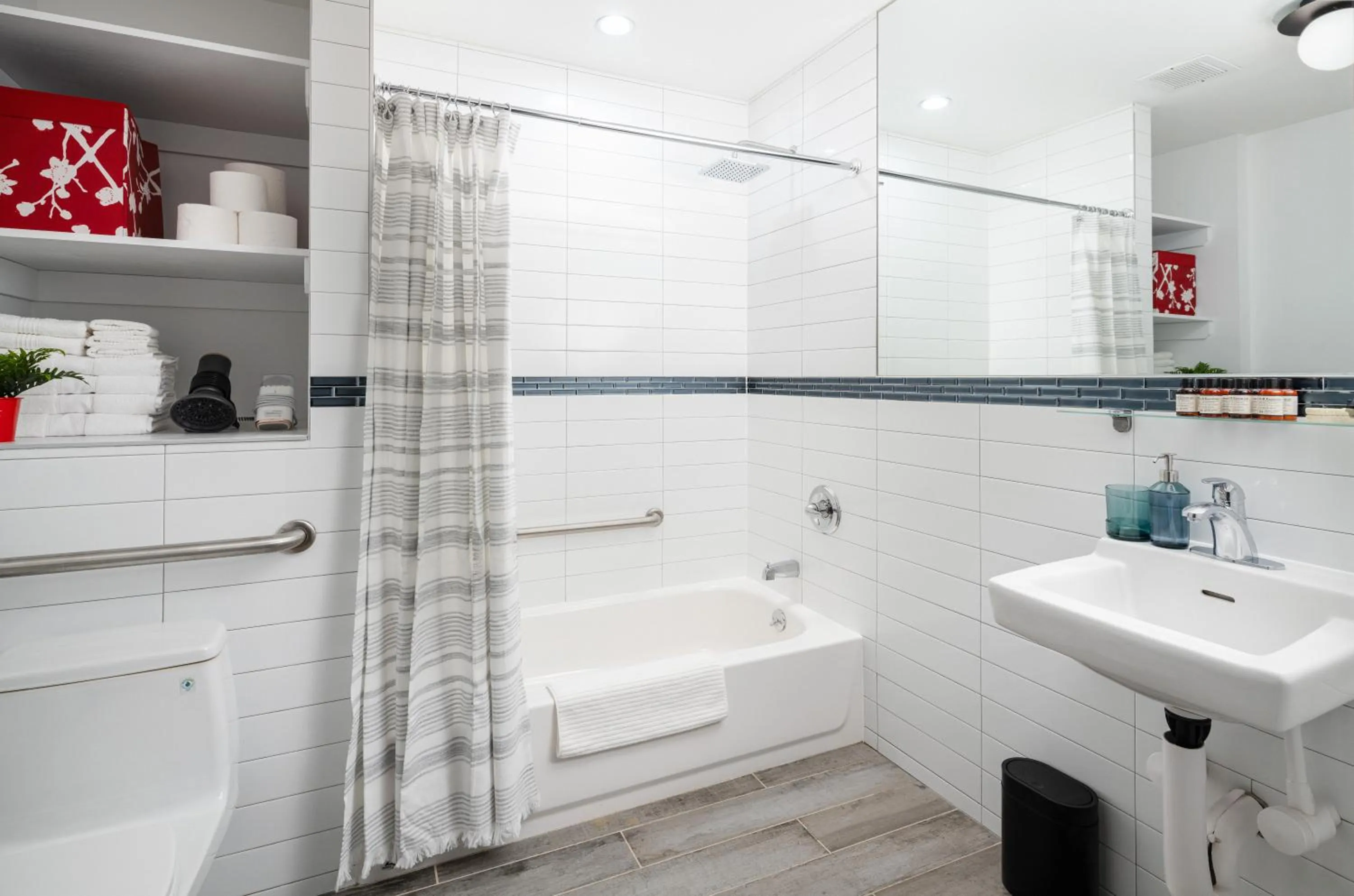 Bathroom in Little Charlie Hotel