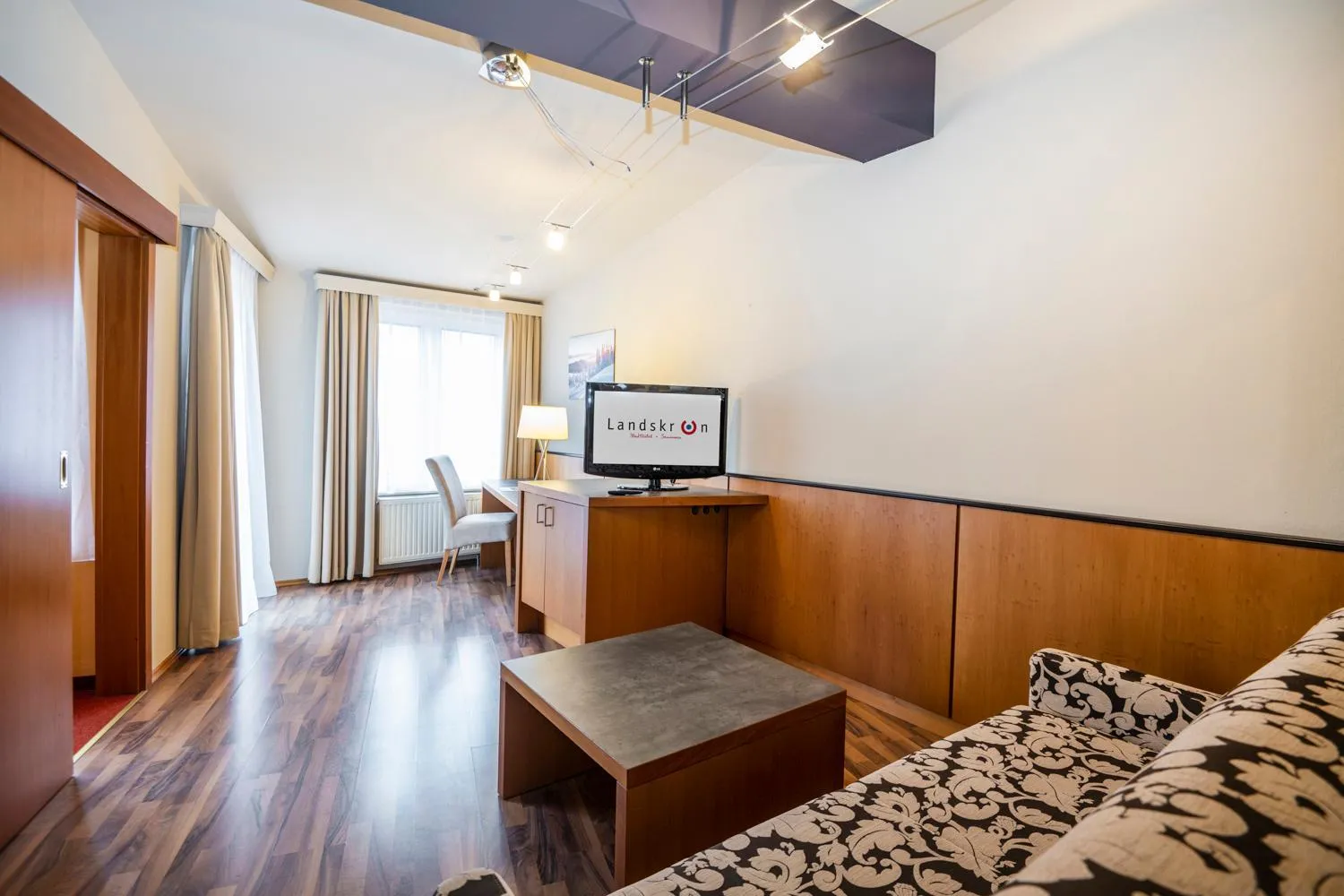 TV and multimedia, Bed in Hotel Landskron