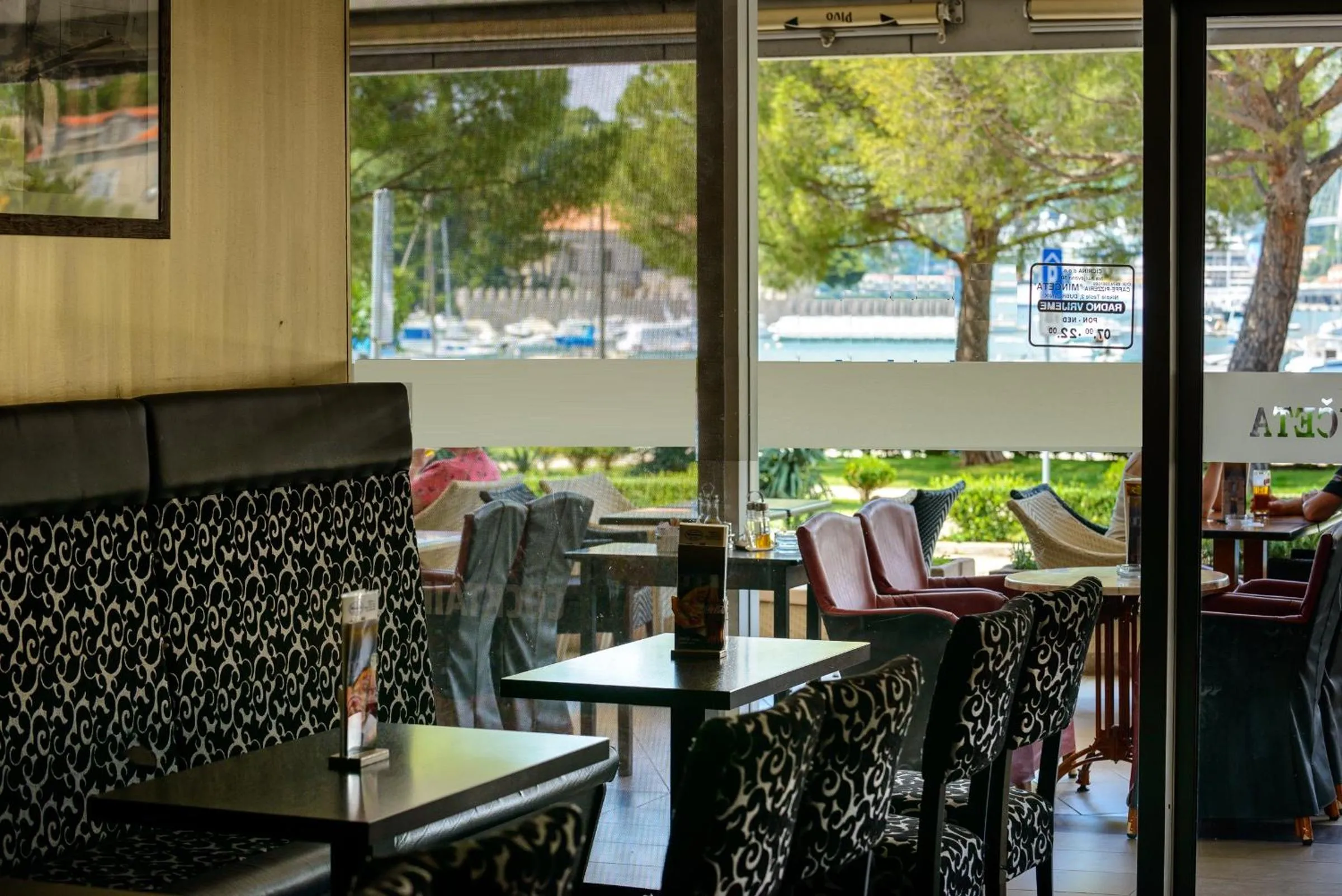 Restaurant/places to eat in Adriatic Deluxe Apartments