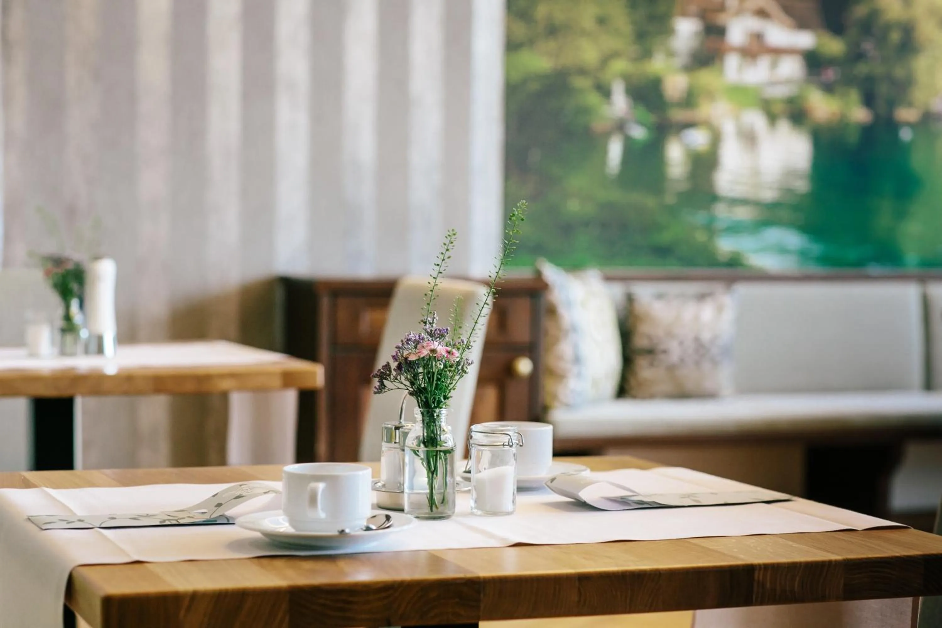 Restaurant/places to eat in Seehotel Billroth