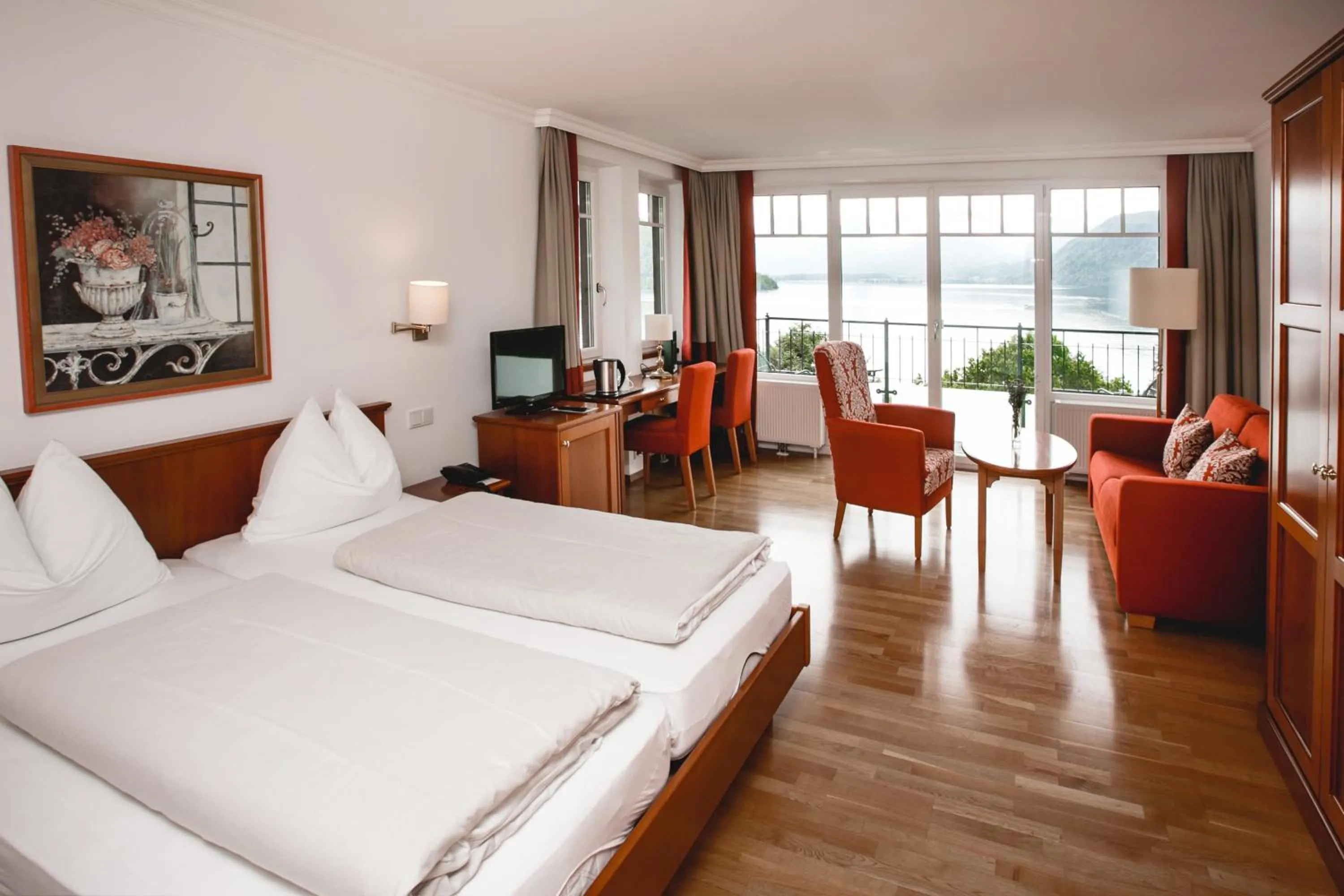 Living room, Bed in Seehotel Billroth