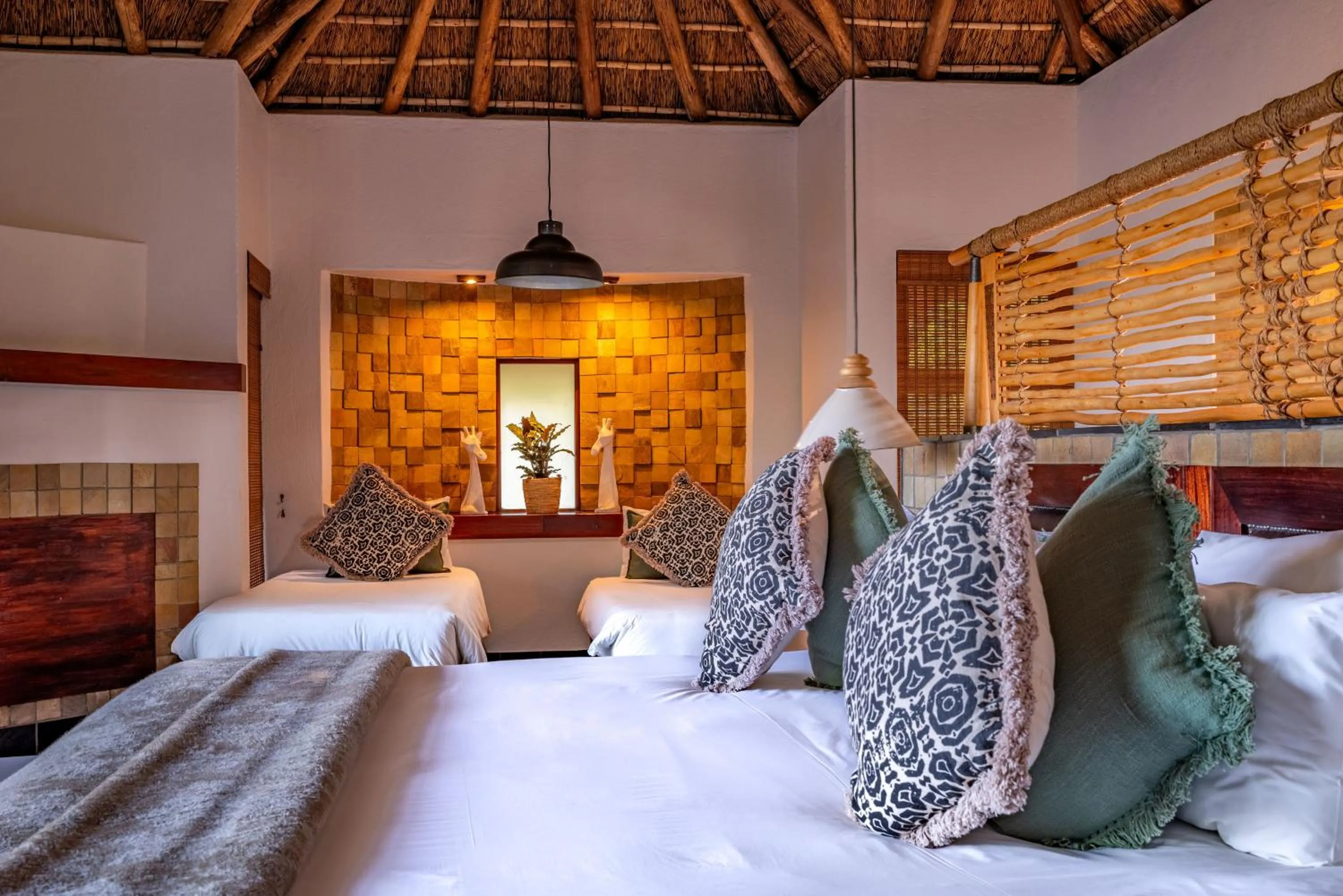 Bedroom, Bed in Muluwa Lodge