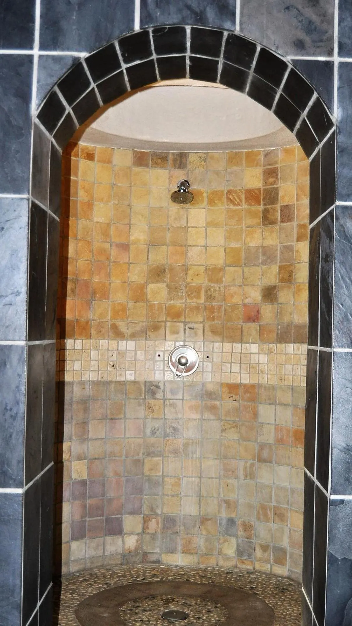 Shower in Muluwa Lodge