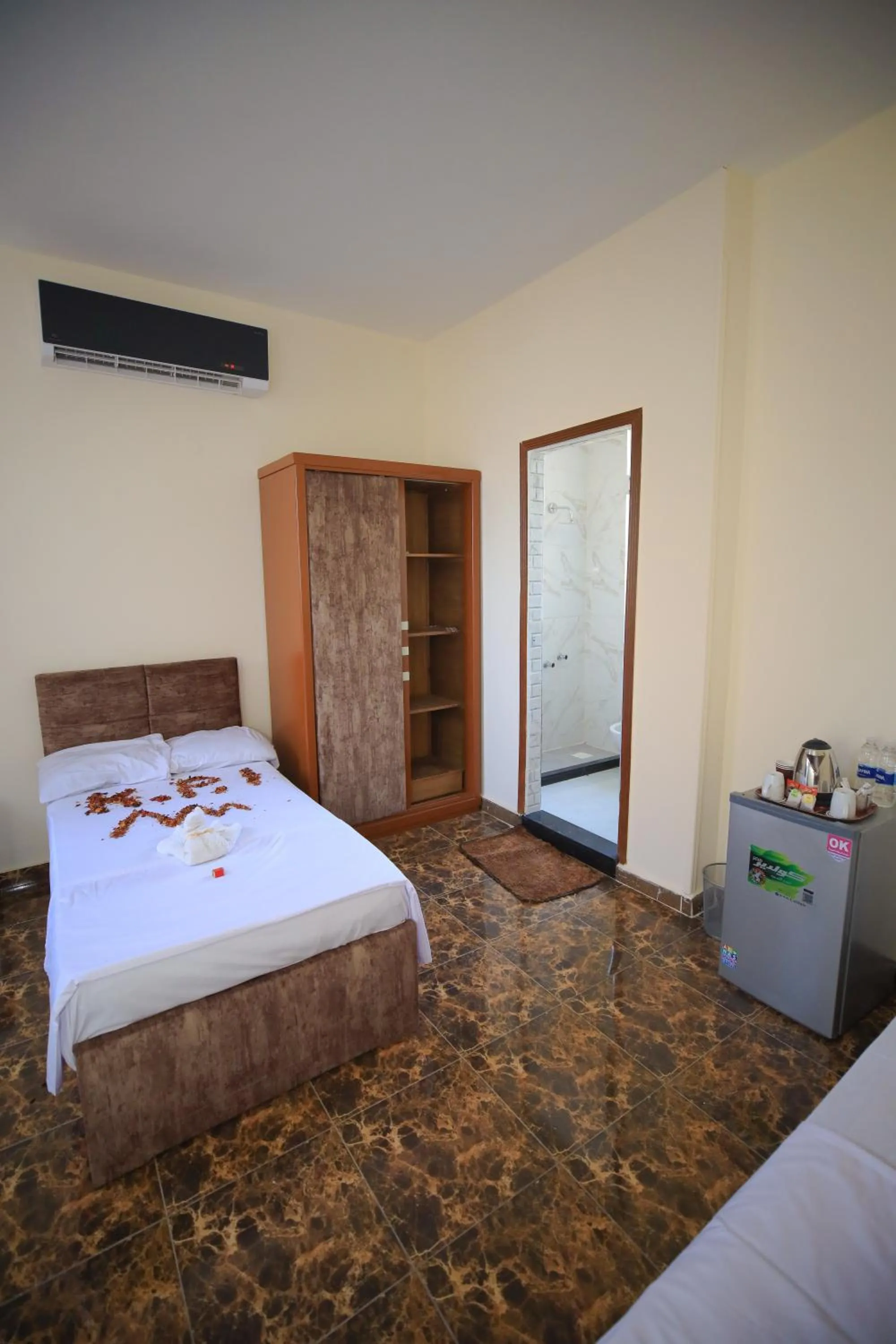 Photo of the whole room, Bed in El Khalil Pyramids View Inn