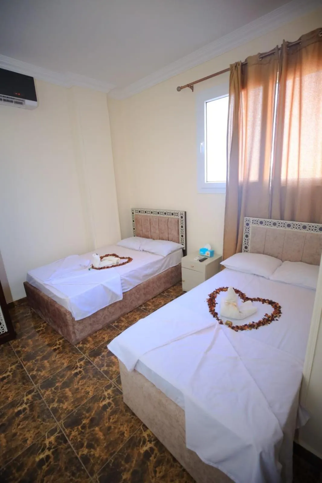 Bedroom, Bed in El Khalil Pyramids View Inn