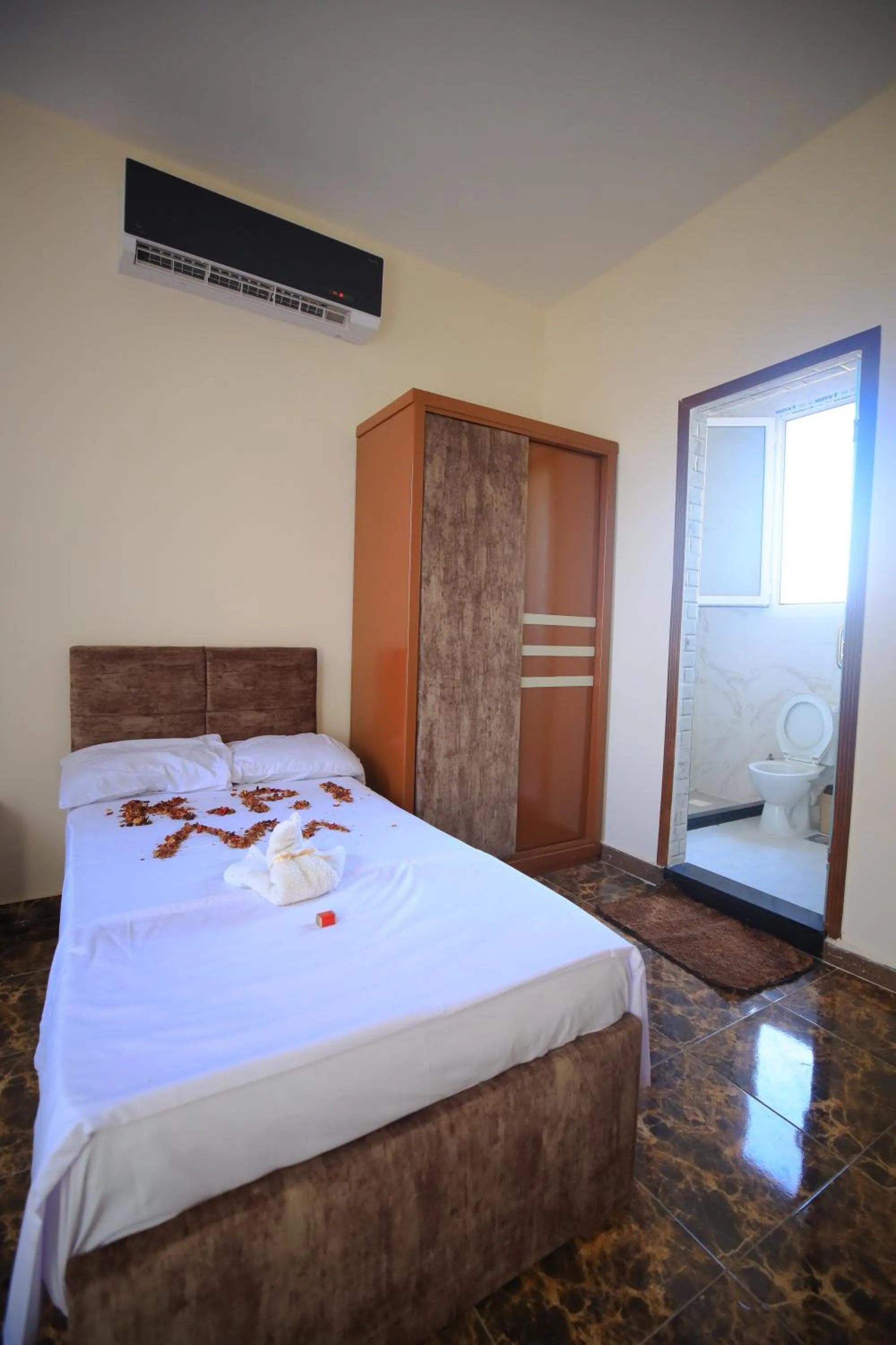 Bedroom, Bed in El Khalil Pyramids View Inn