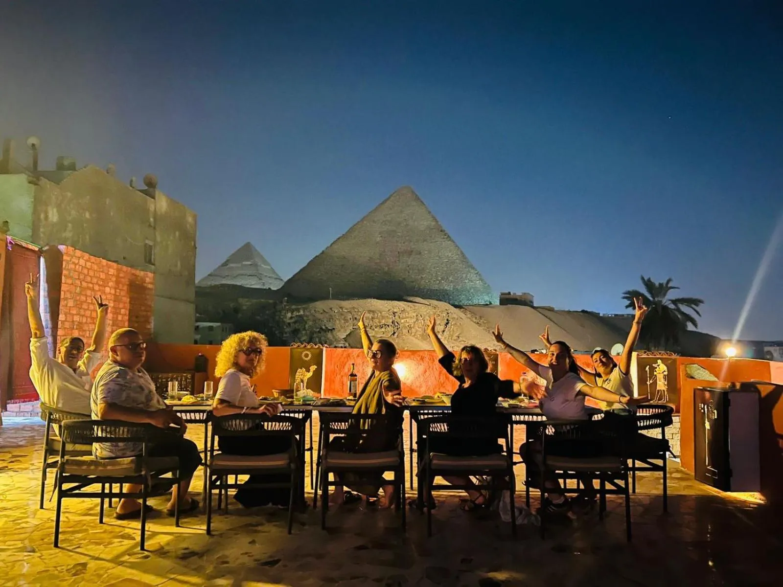 group of guests in El Khalil Pyramids View Inn